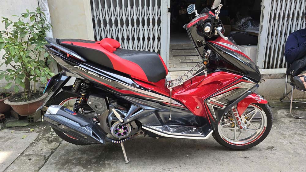Yên xe Air Blade kiểu dáng thể thao _ AB-G06-RED