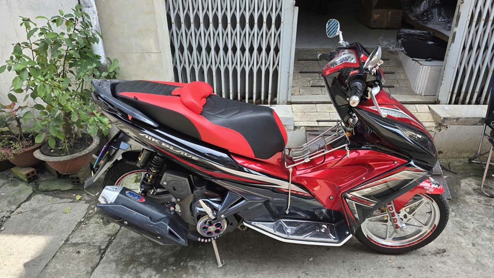 Yên xe Air Blade kiểu dáng thể thao _ AB-G06-RED