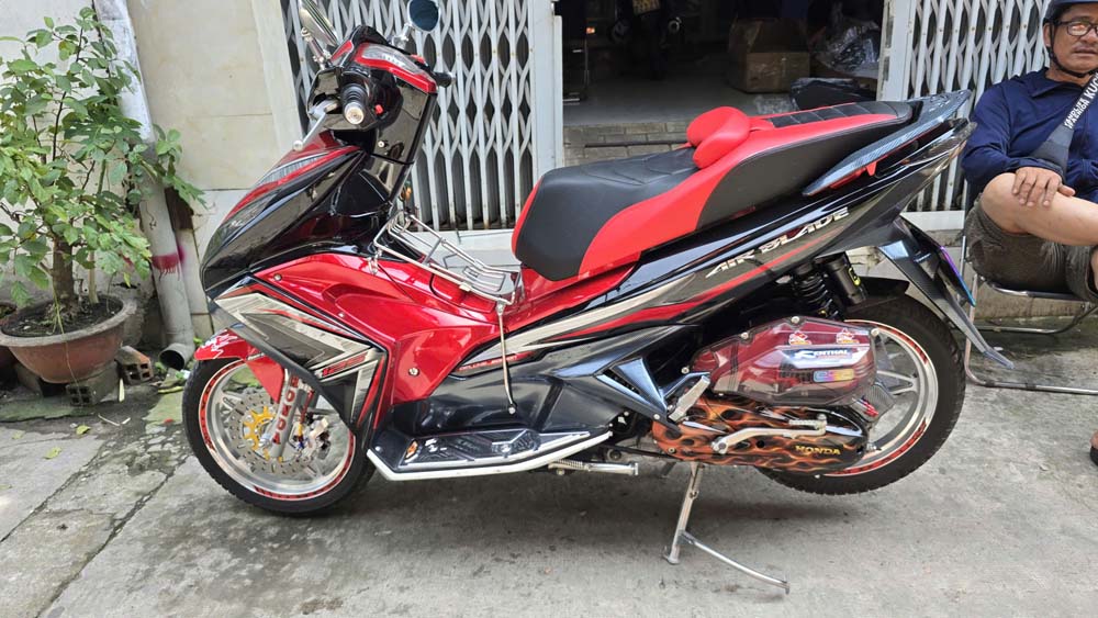 Yên xe Air Blade kiểu dáng thể thao _ AB-G06-RED