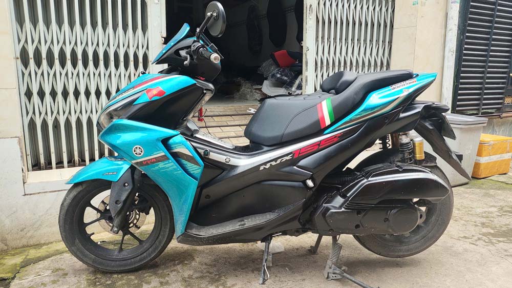 Yên Xe Kiểu Xe NVXV1 V2 V3 Thể Thao - Đen Cờ Ý _ NVX-G06-BLACK