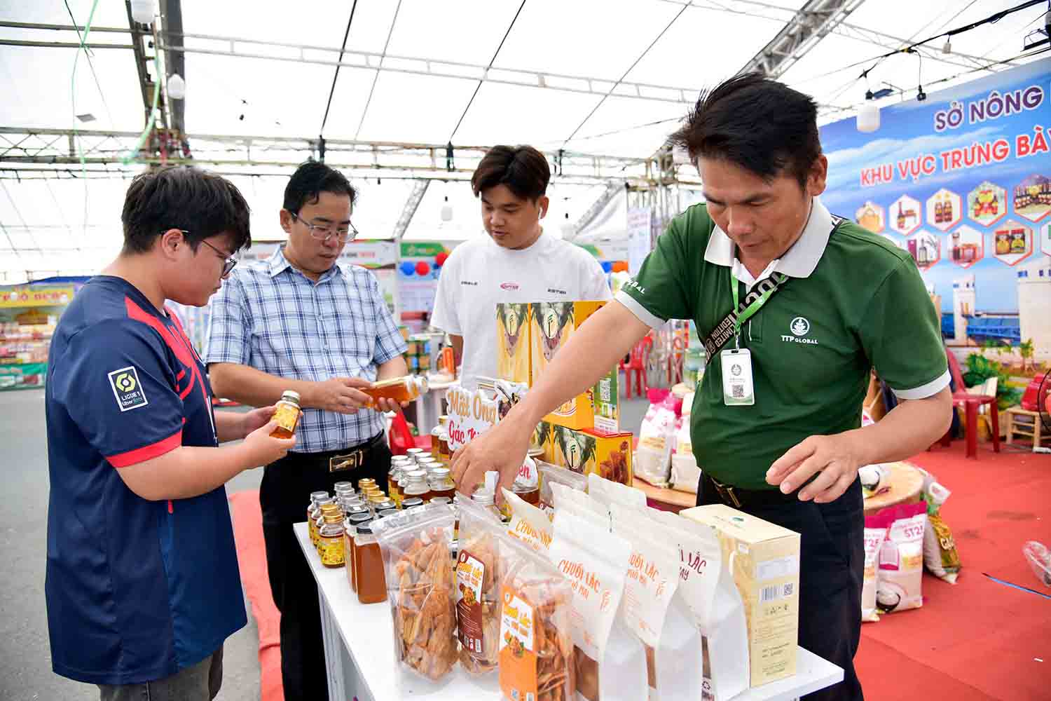 Hoàn thiện bao bì để gia nhập sàn số