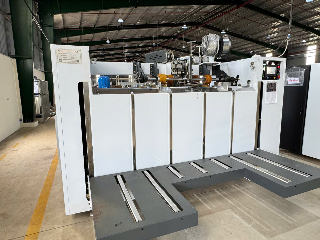 Máy ghim 1 mảnh bán tự động