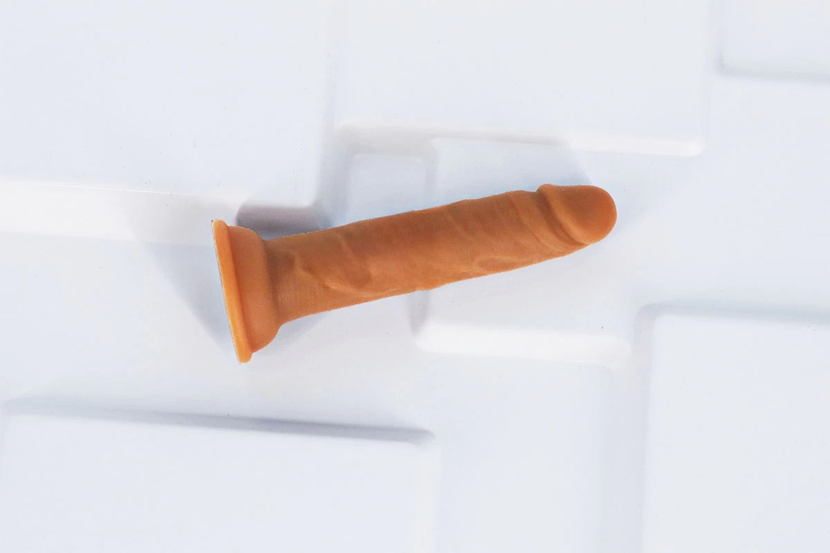Dương Vật Giả Size Nhỏ Có Đế 2.4cm Siêu Mềm