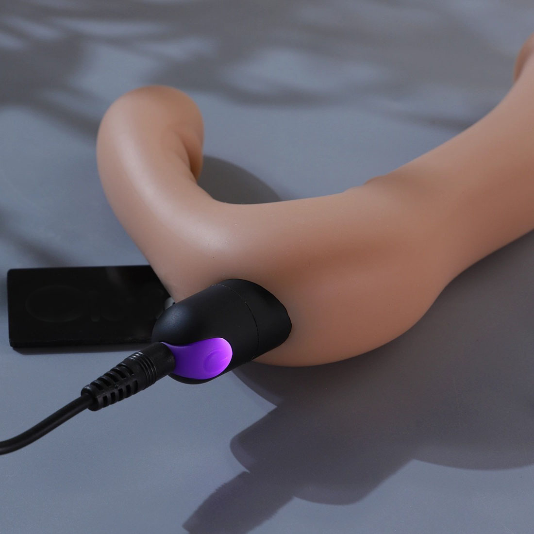 IJOY Strapless 2 Đầu Rung Cực Mạnh Silicone Mềm Mịn