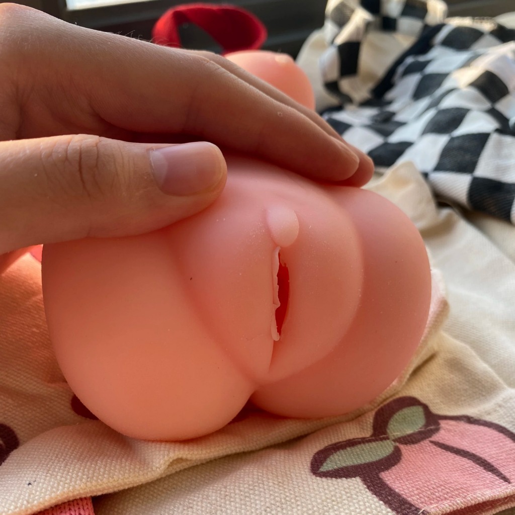 Âm Đạo Giả Cầm Tay Ngực To