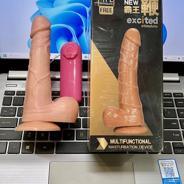 Dương Vật Giả Có Đế Rung Ngoáy Extreme Size Trung