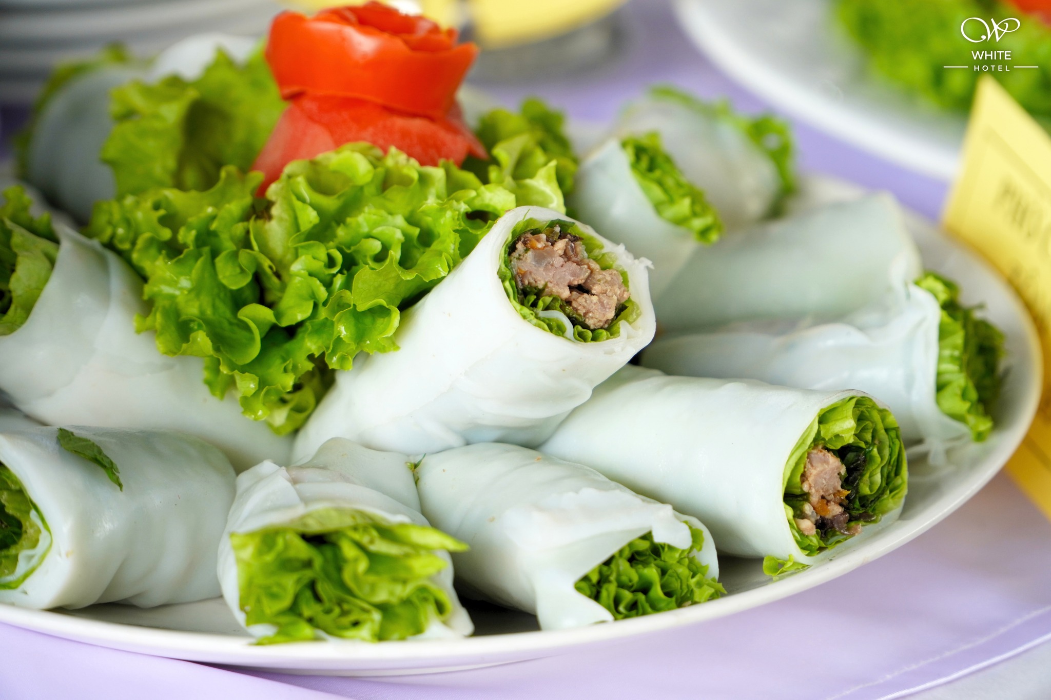 Cac mon ngon dac san Ha Tinh va A-Au trong thuc don Outside Catering của White Hotel cho dai le 60 nam