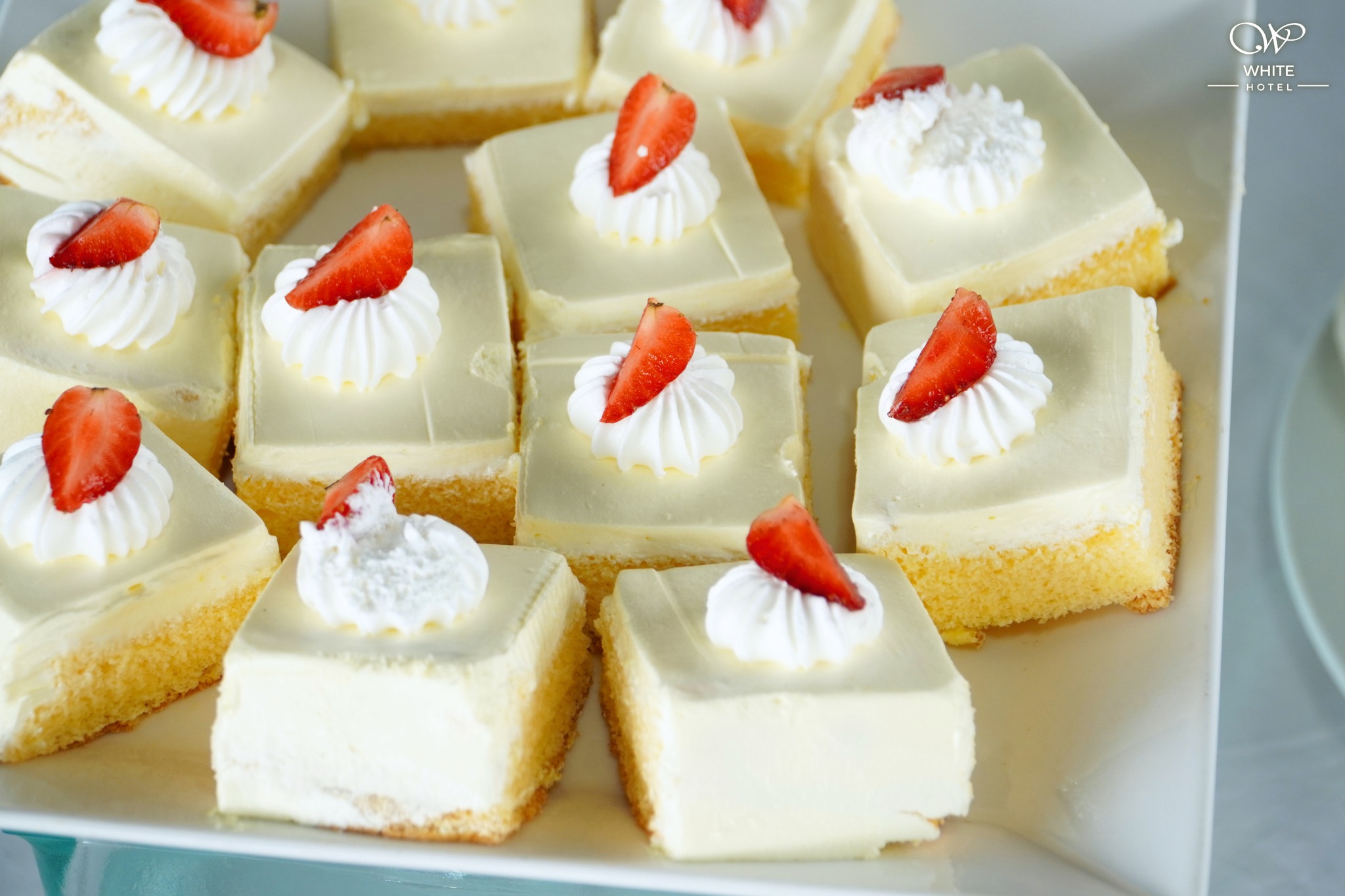 Cac mon ngon dac san Ha Tinh va A-Au trong thuc don Outside Catering của White Hotel cho dai le 60 nam