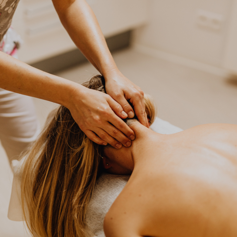 Massage Body Tinh Dầu Thư Giãn