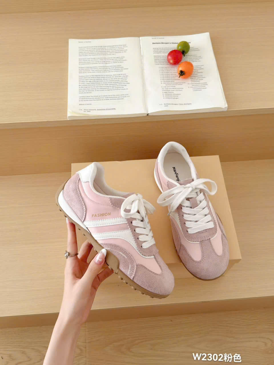 giày thể thao W2302