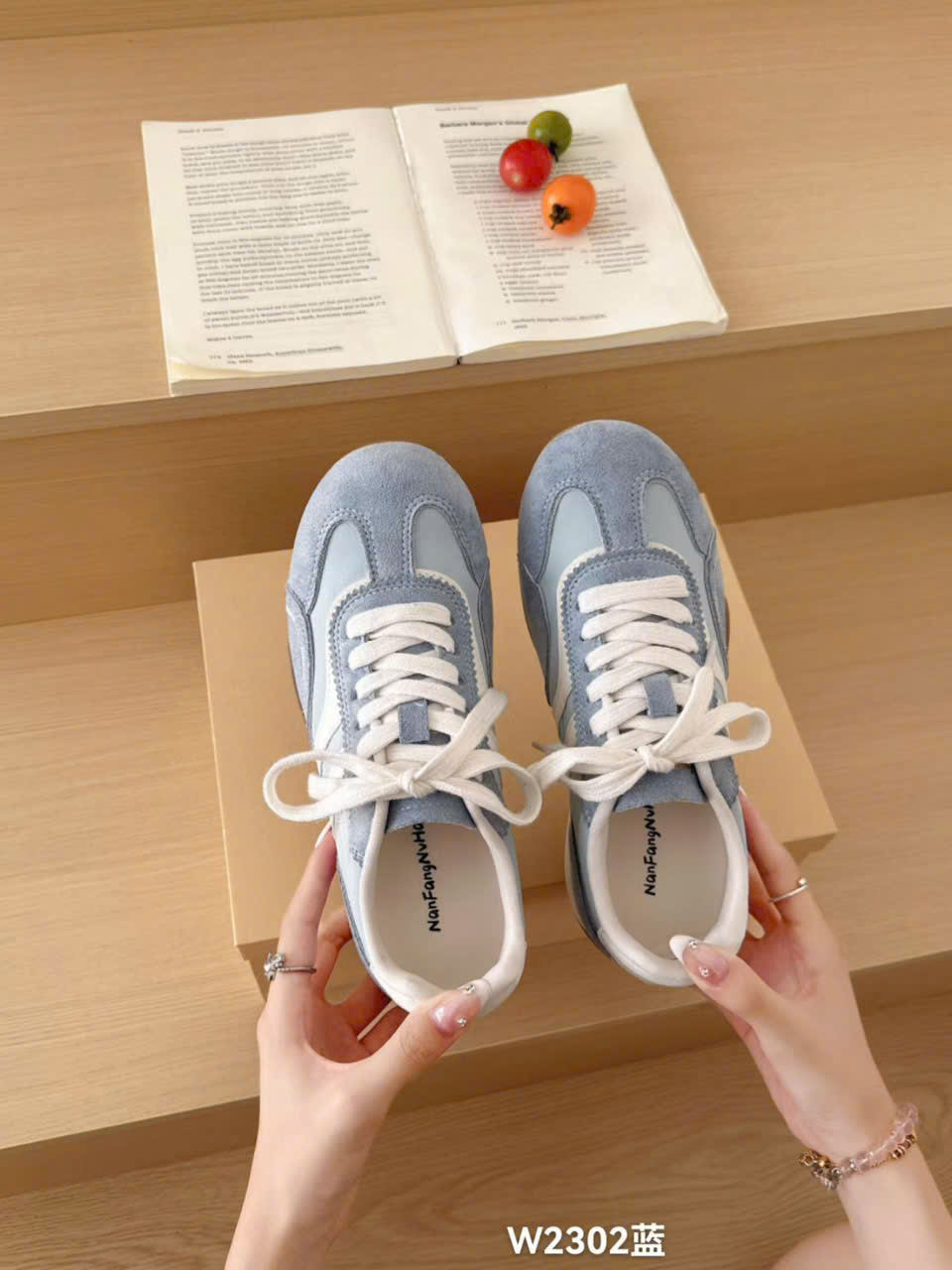giày thể thao W2302