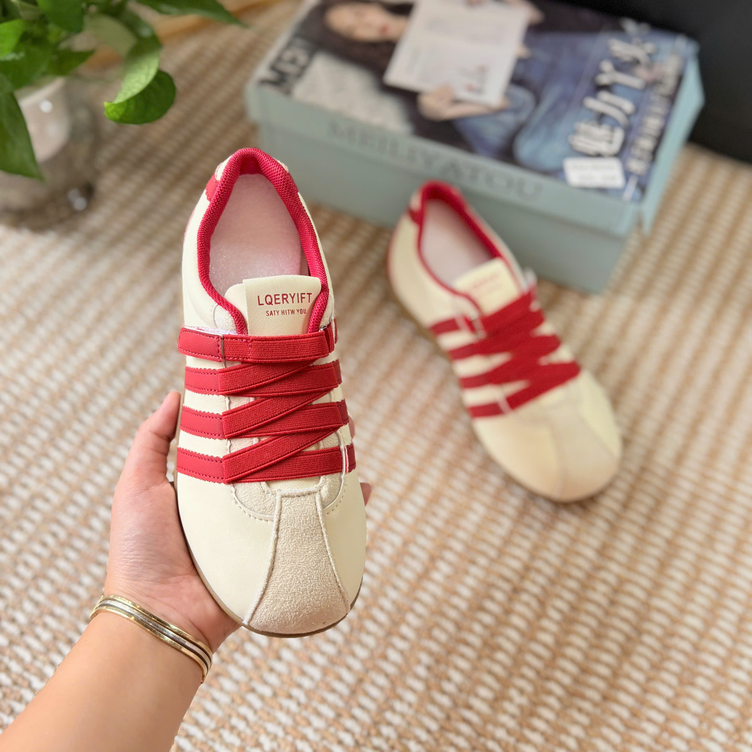 giày thể thao mã 8000 (QC)
