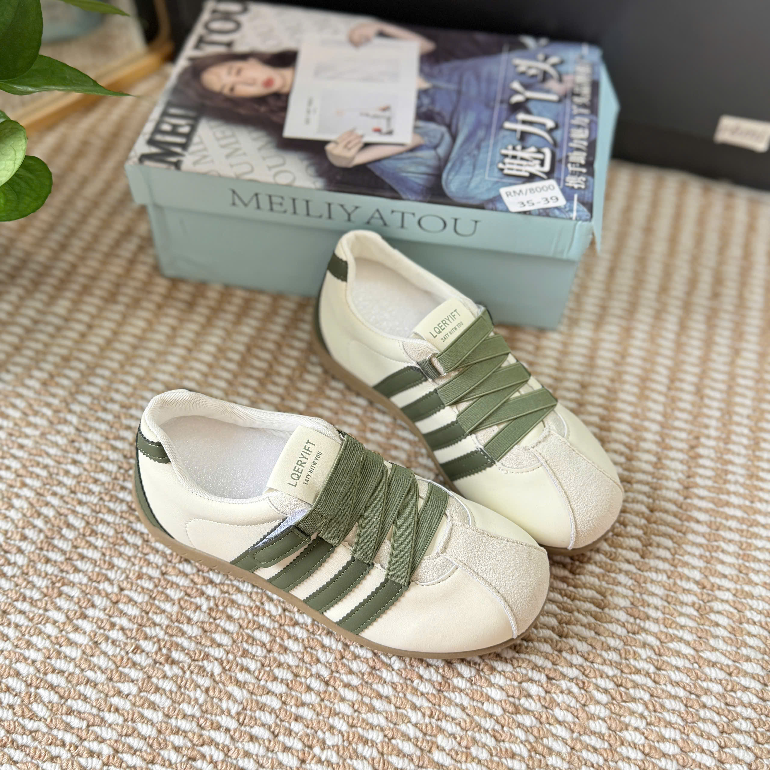giày thể thao mã 8000 (QC)