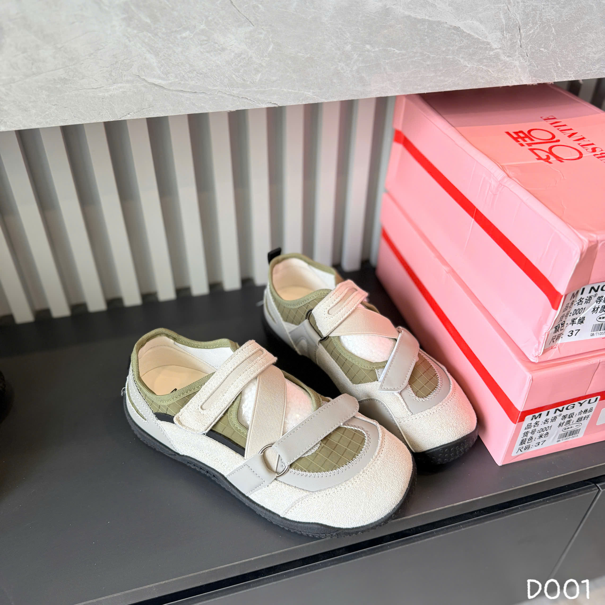 ( QC ) giày thể thao quai dán D001
