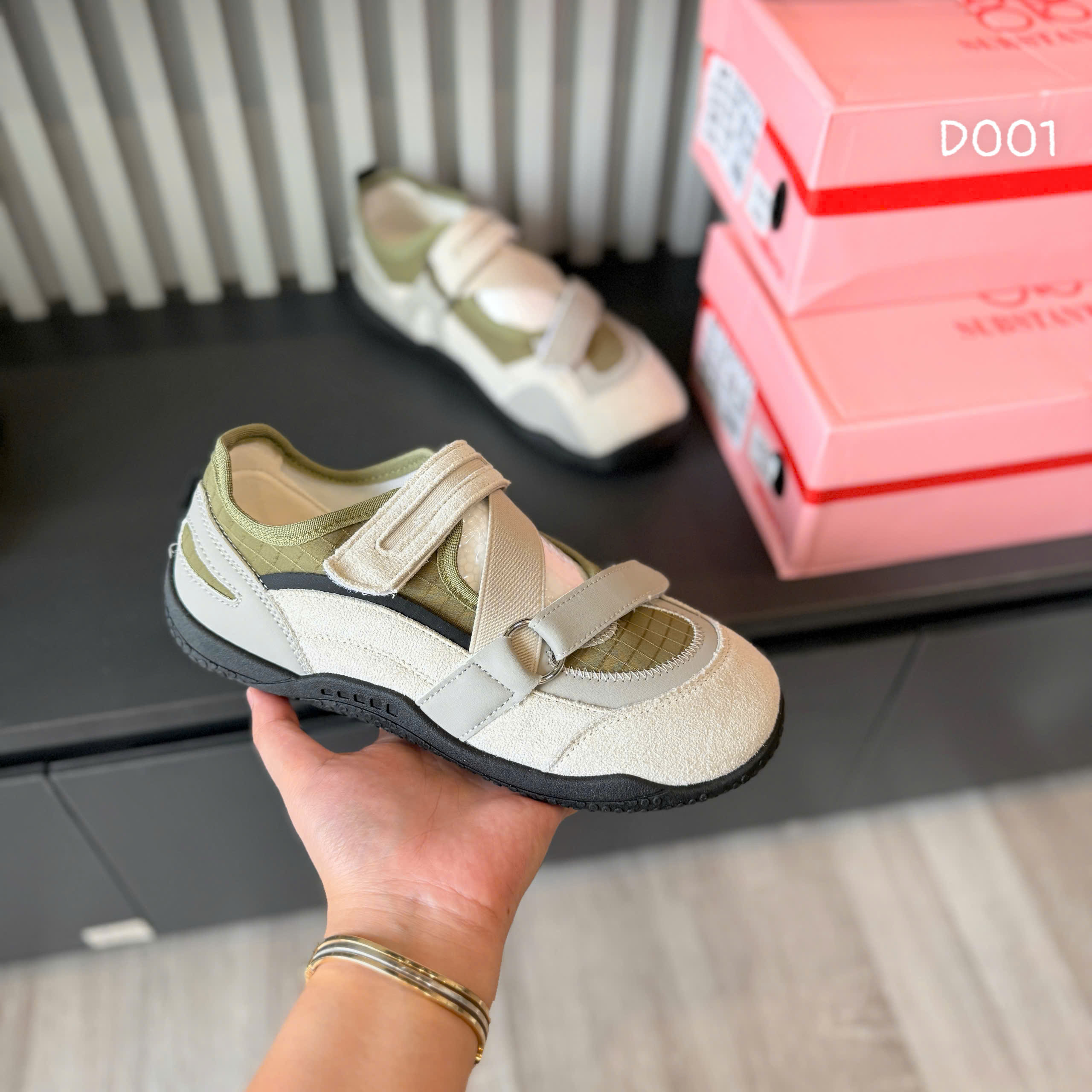 ( QC ) giày thể thao quai dán D001