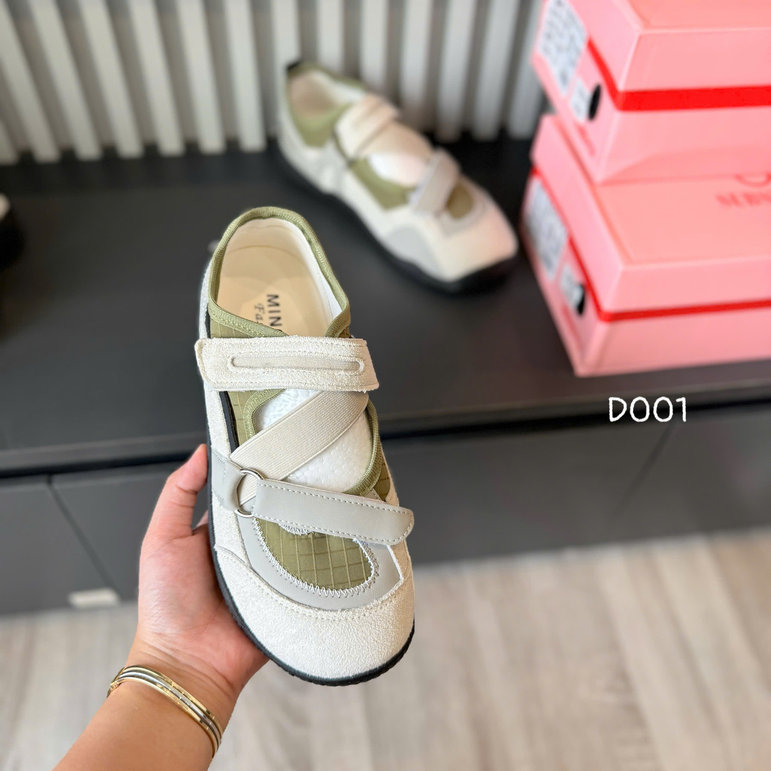 ( QC ) giày thể thao quai dán D001