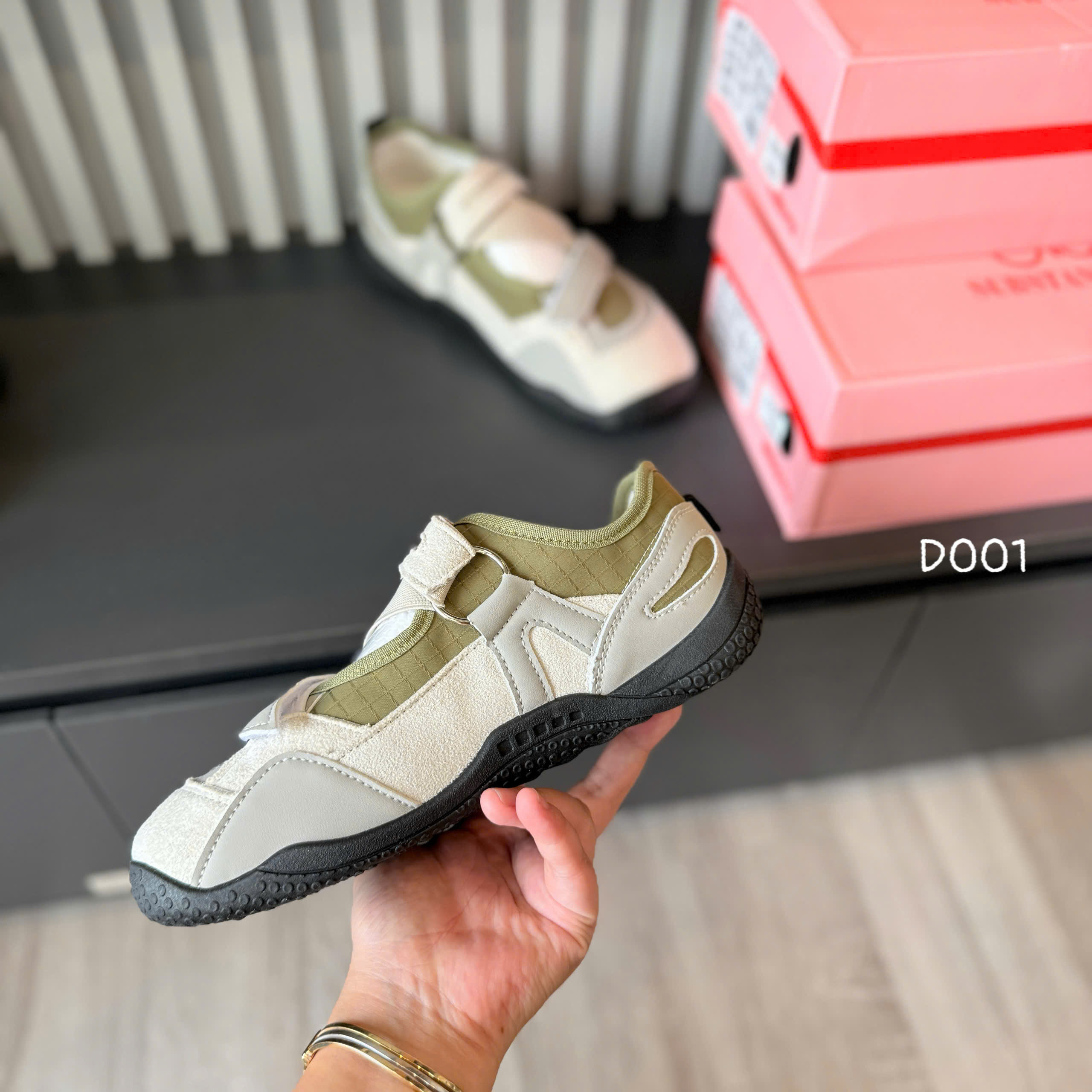 ( QC ) giày thể thao quai dán D001