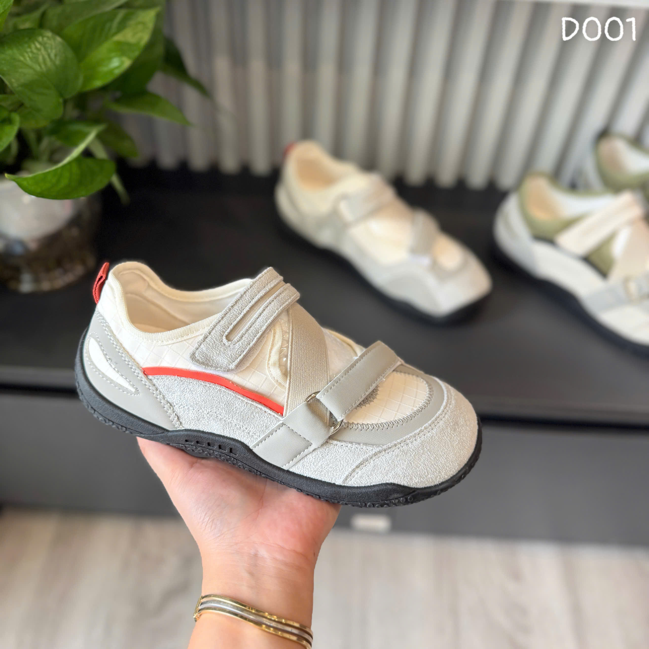 ( QC ) giày thể thao quai dán D001