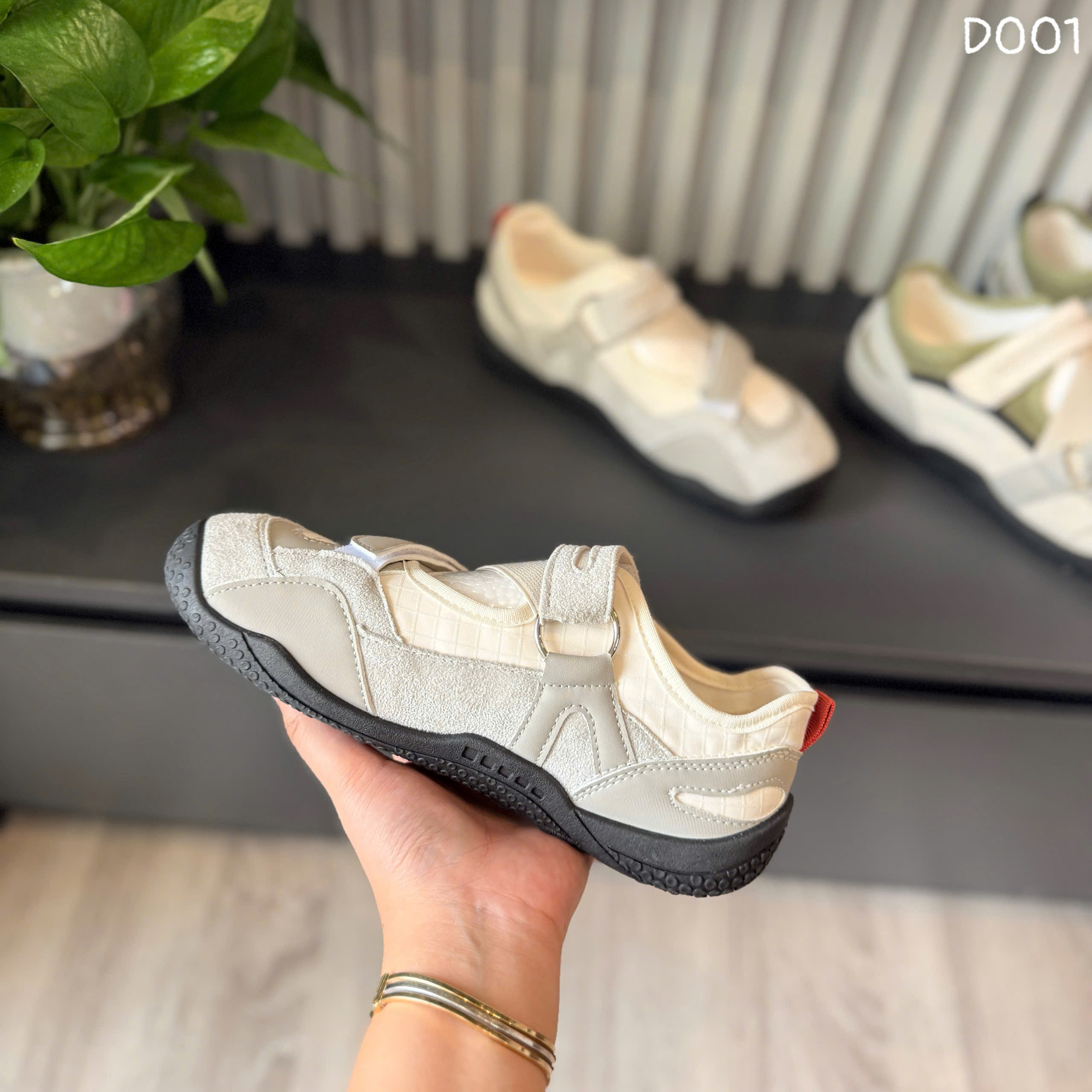 ( QC ) giày thể thao quai dán D001