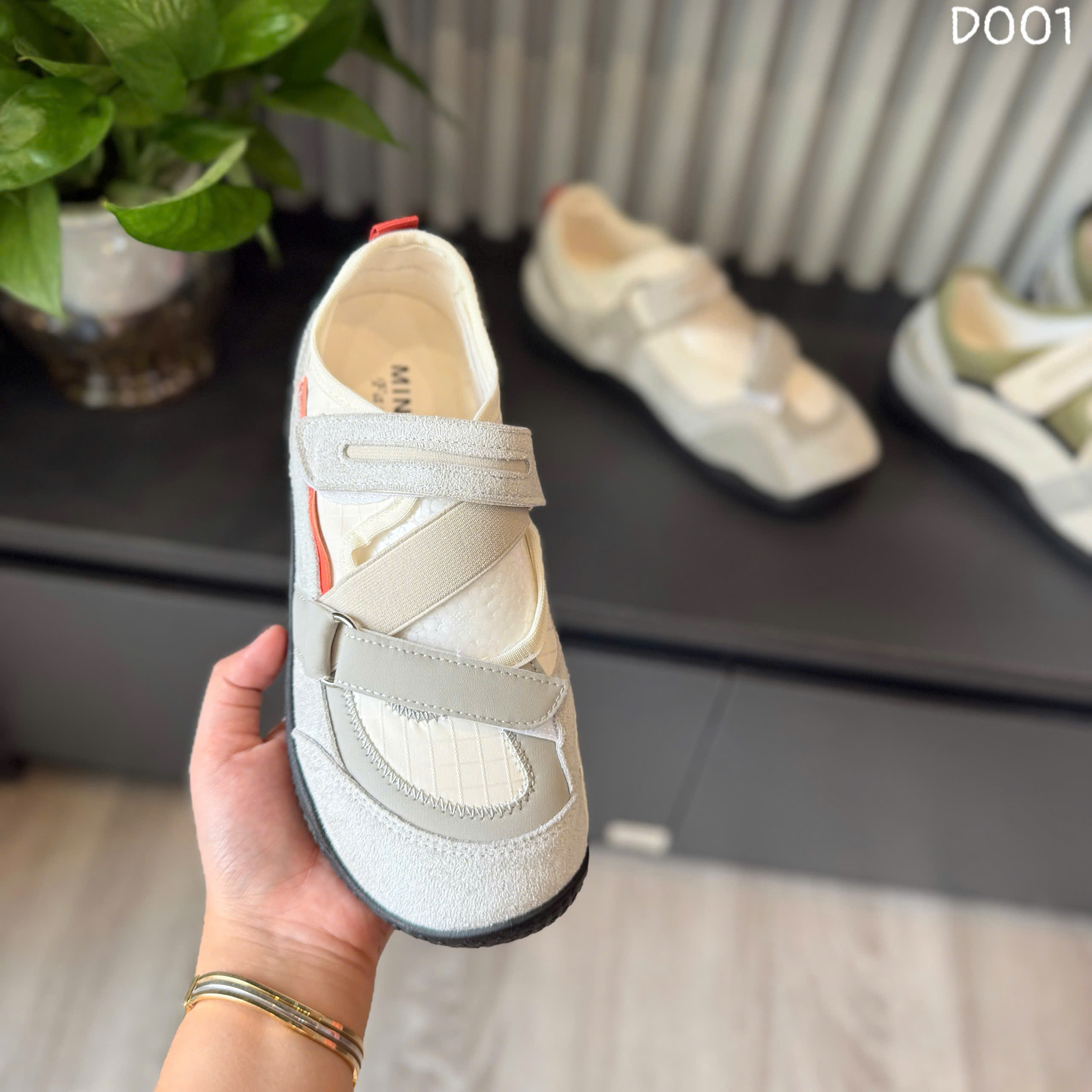 ( QC ) giày thể thao quai dán D001