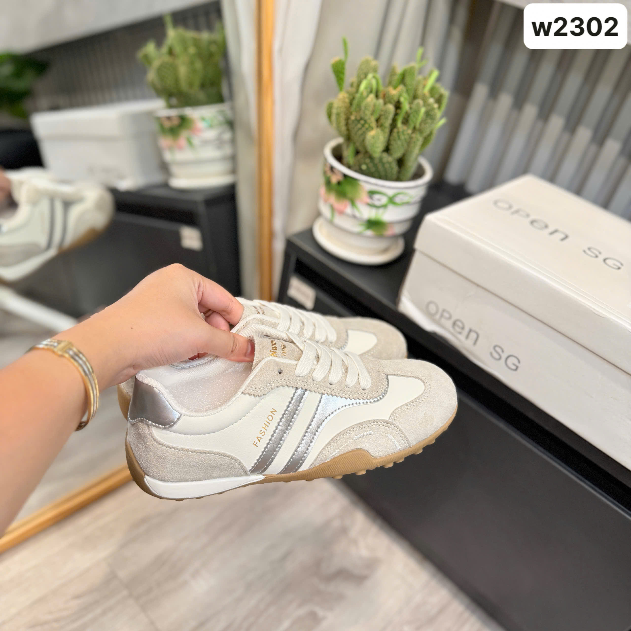 giày thể thao W2302