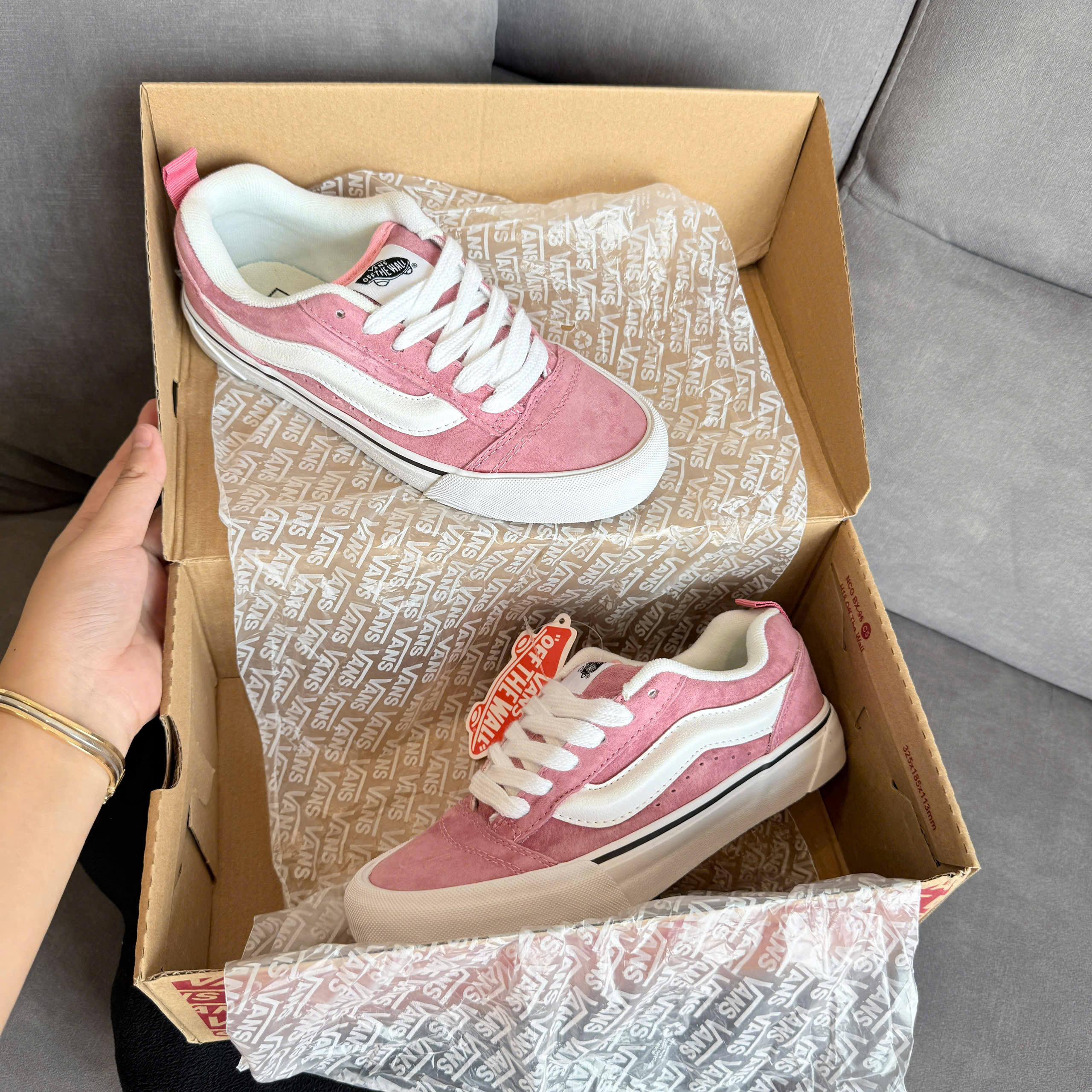 vans knu hồng