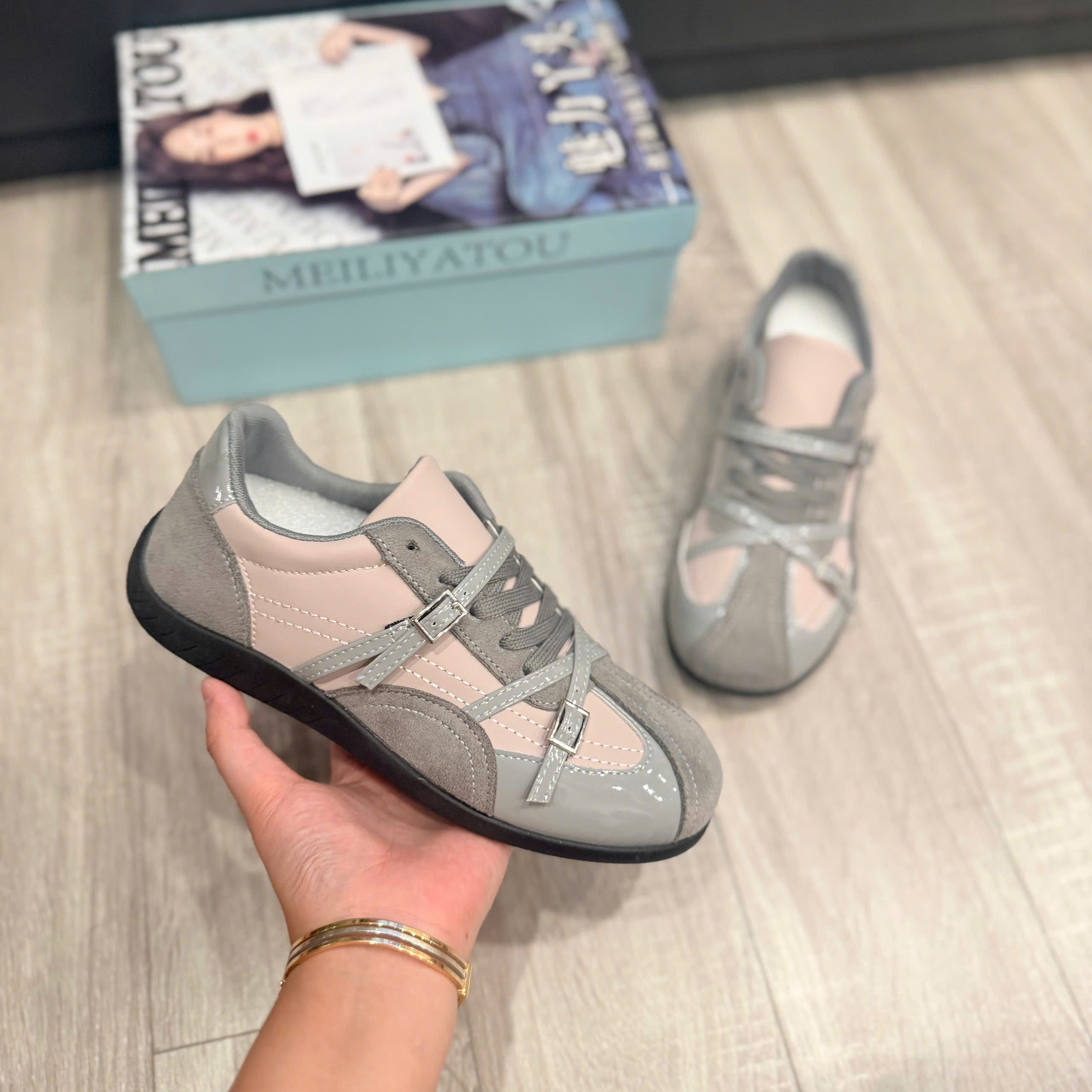 giày thể thao 2630 QC