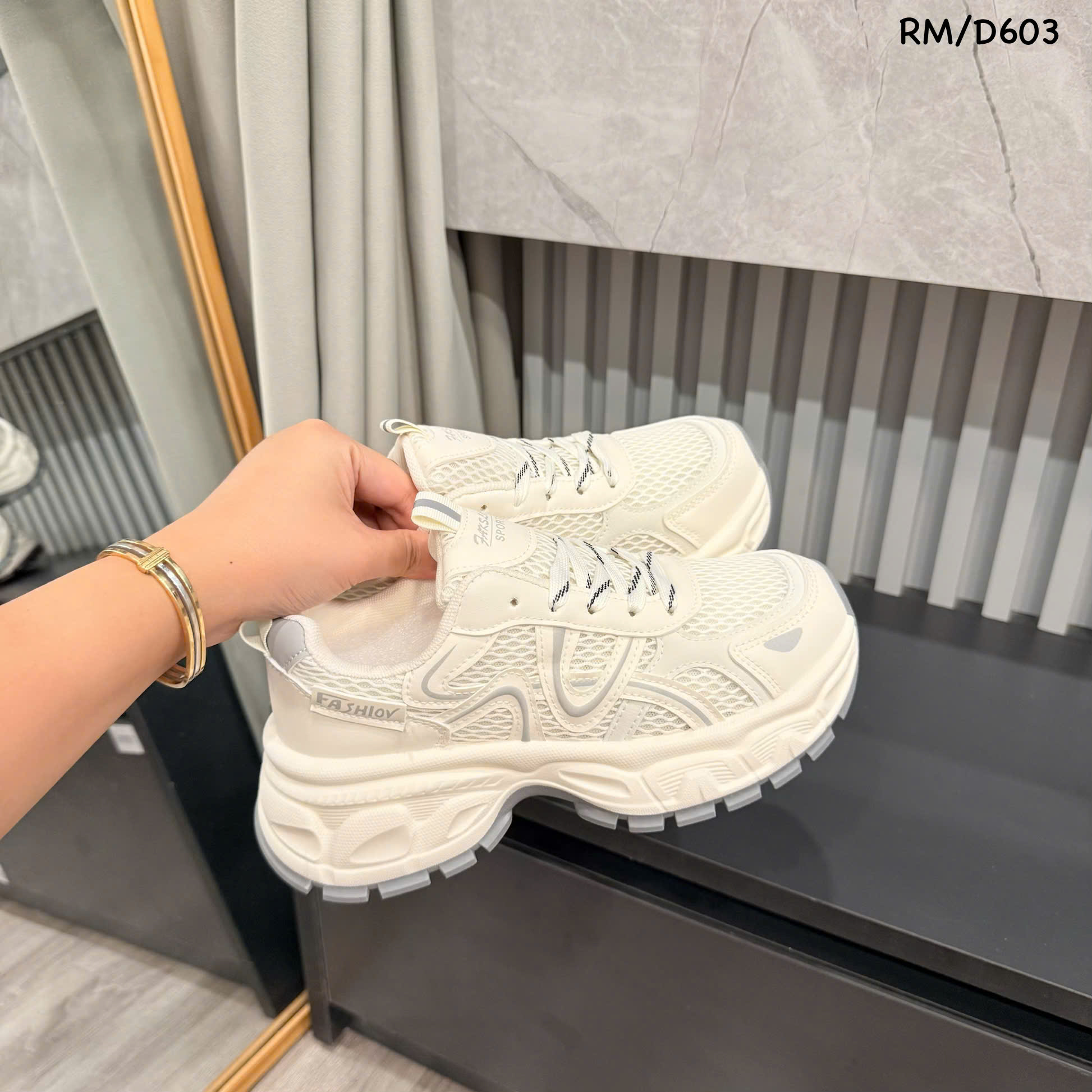 giày thể thao đế cao D603 QC