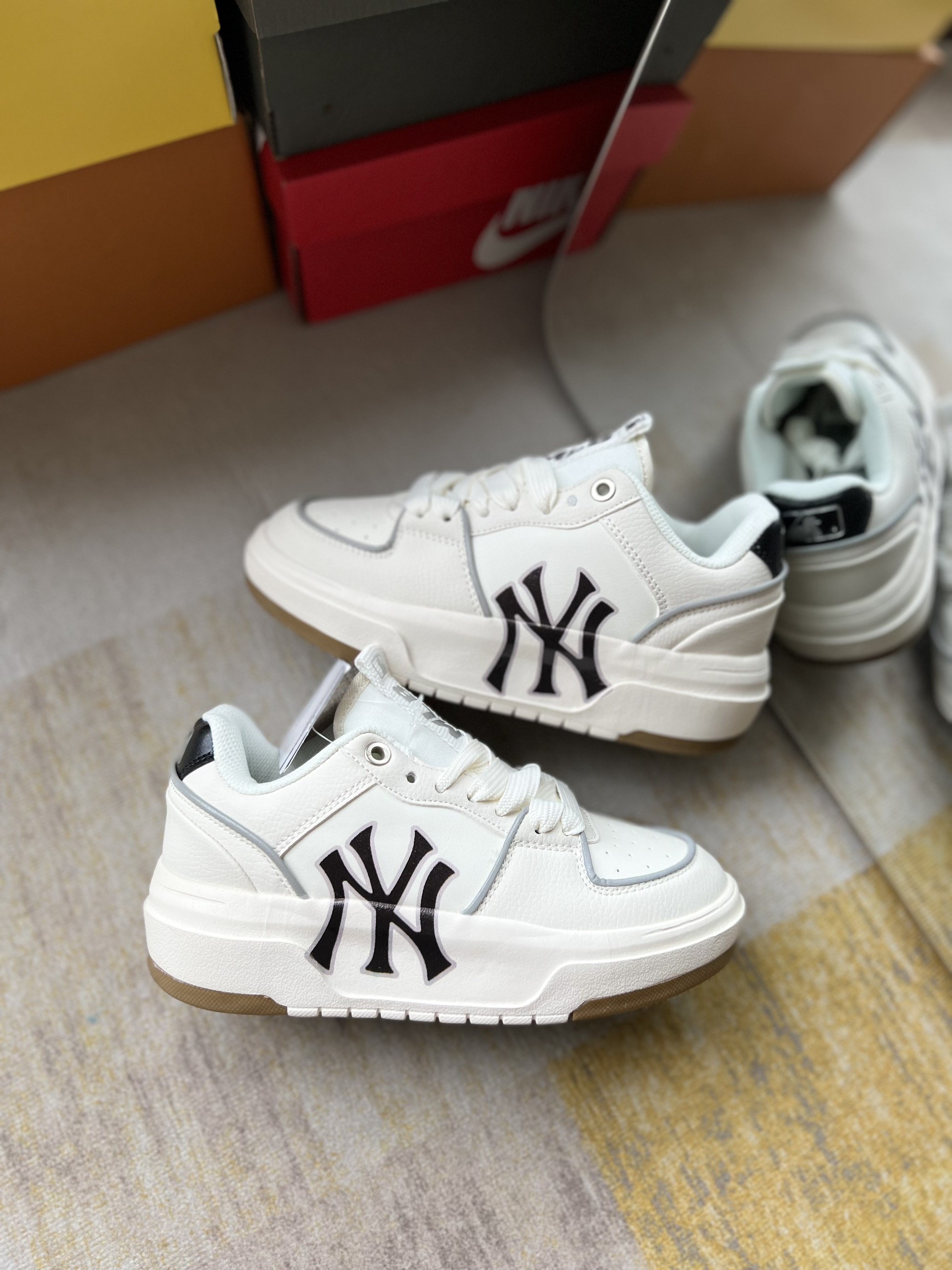 MLB LINER TRẮNG NÂU