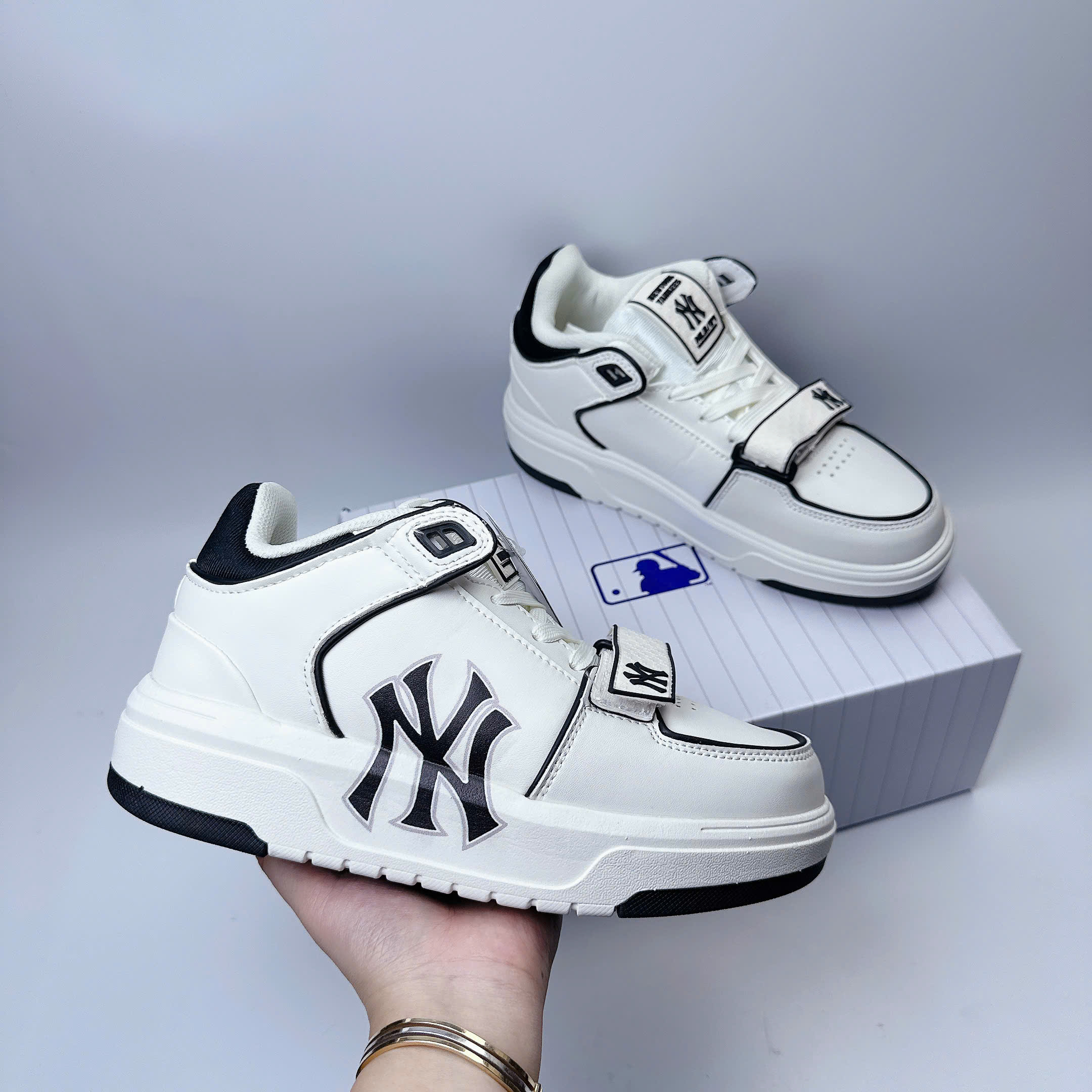 mlb liner quai dán trắng