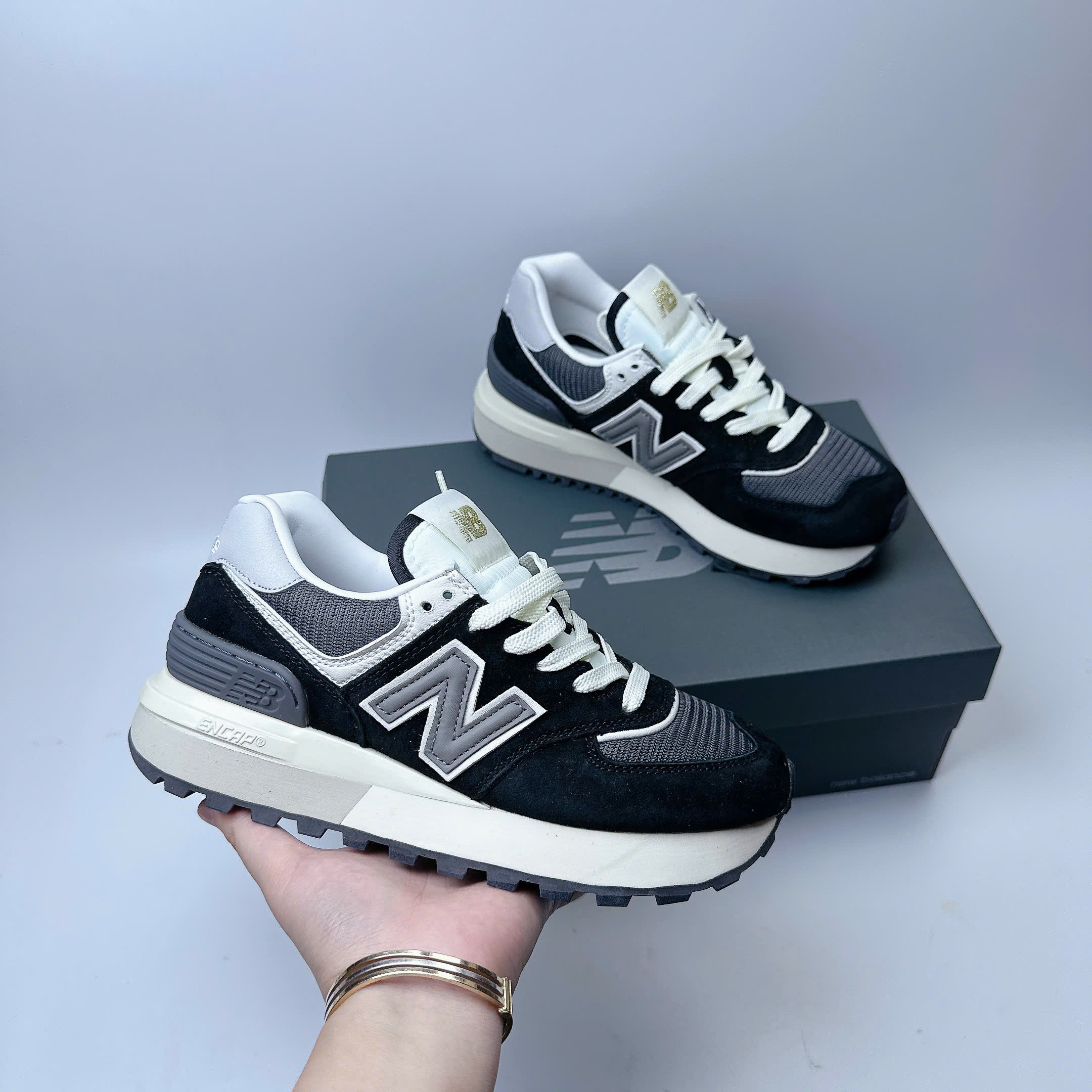 nb574 v2 đen
