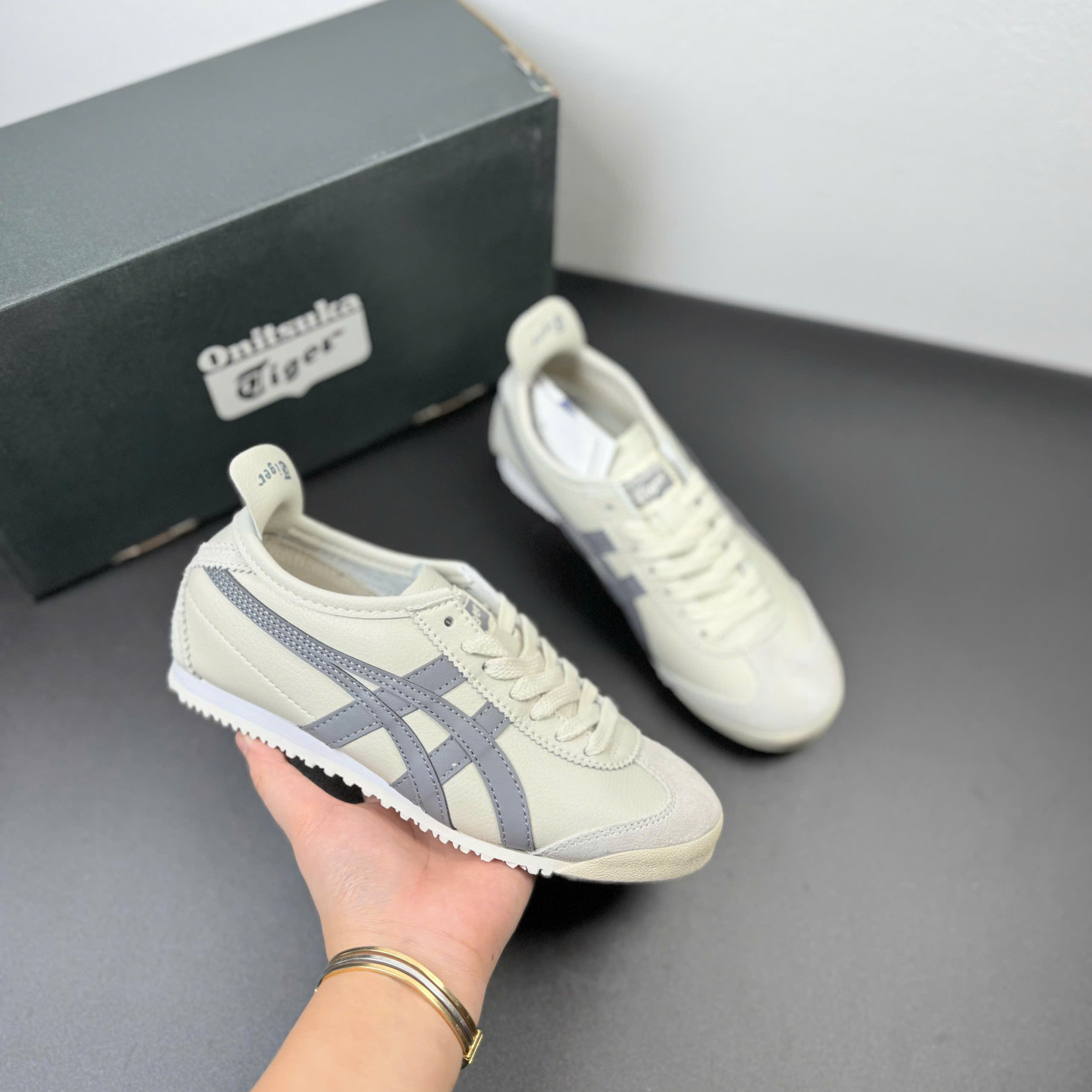 tiger viền xám da