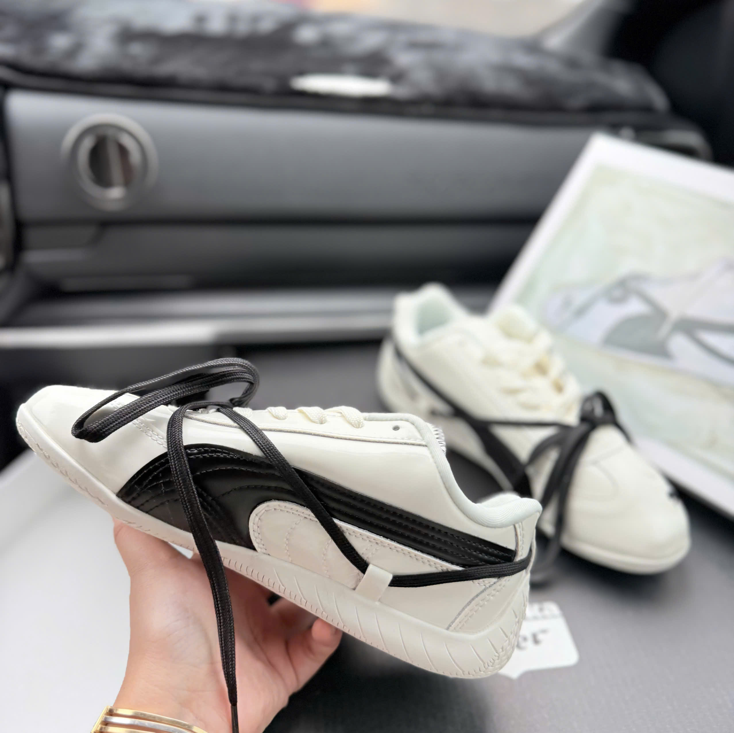 PM ROsie trắng rep