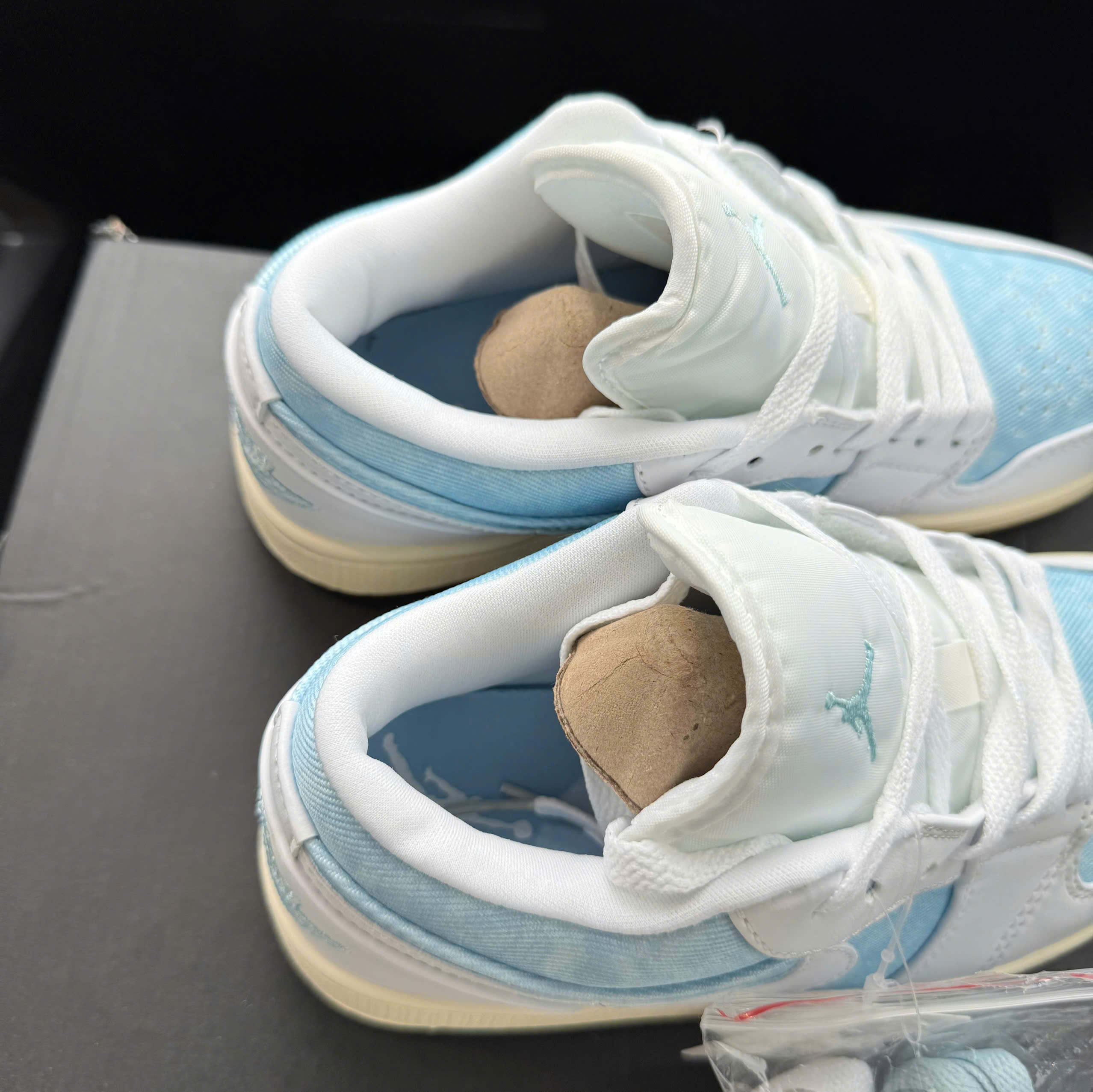 jd trắng xanh thấp