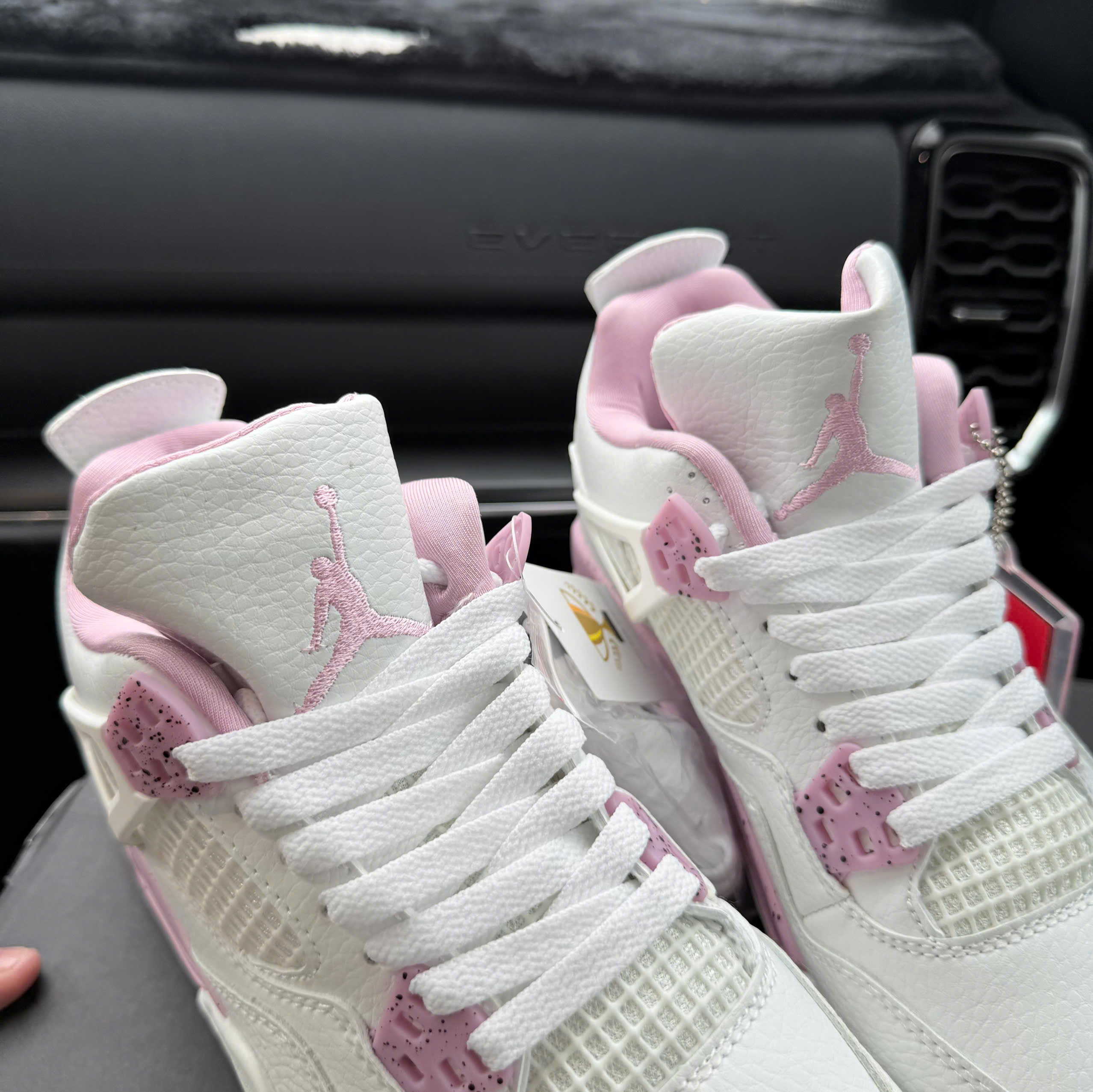 jd4 trắng hồng sc