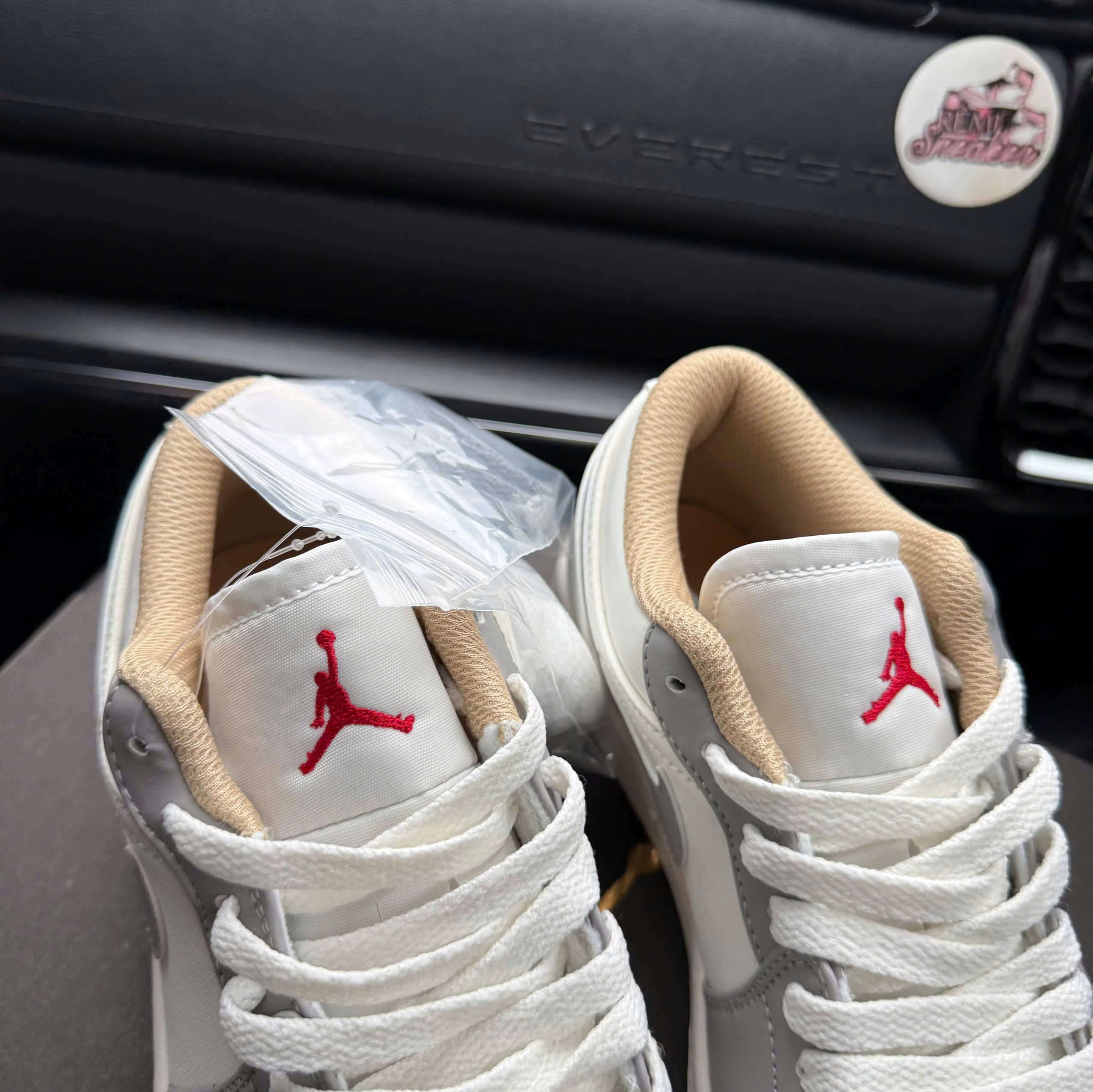 jd xám sữa thấp sc