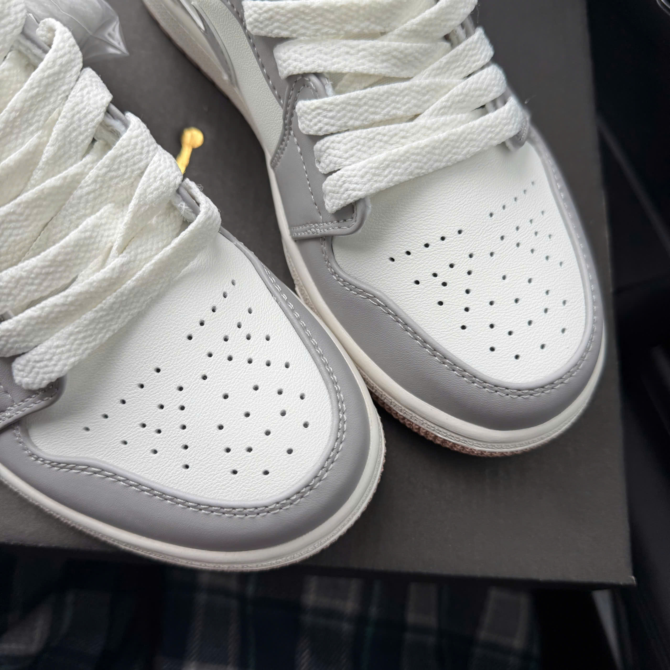 jd xám sữa thấp sc