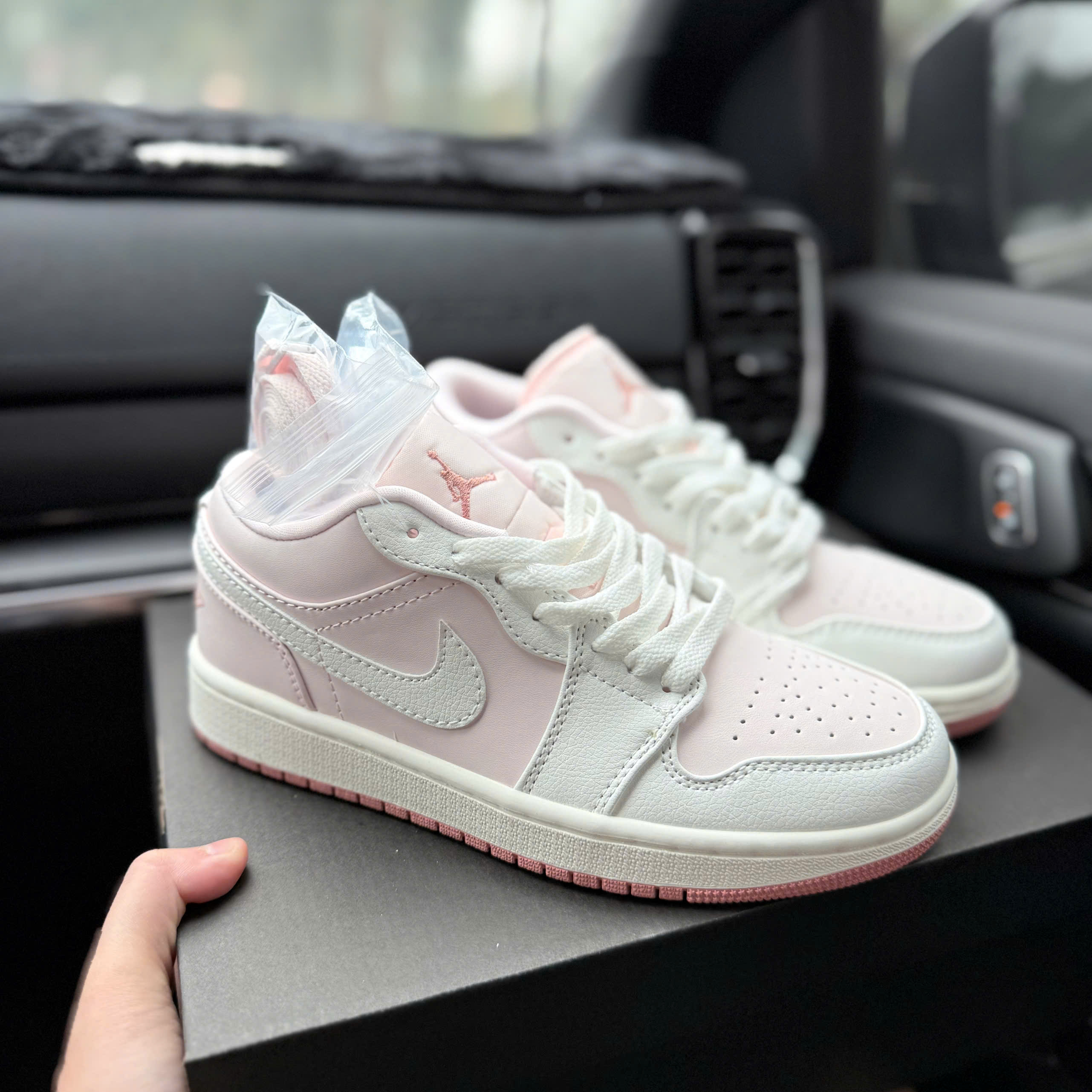 jd1 trắng hồng nhạt thấp SC