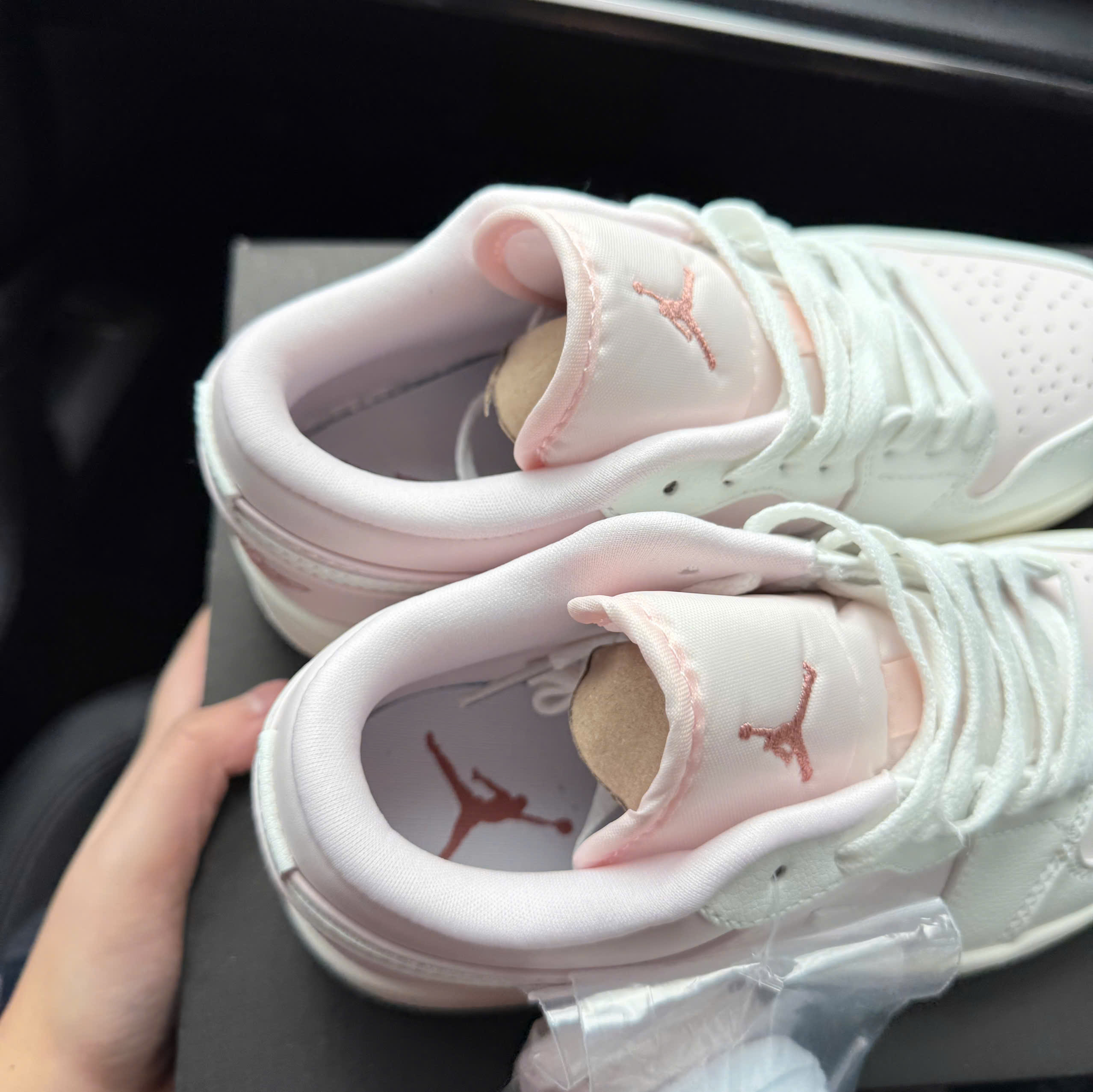 jd1 trắng hồng nhạt thấp SC