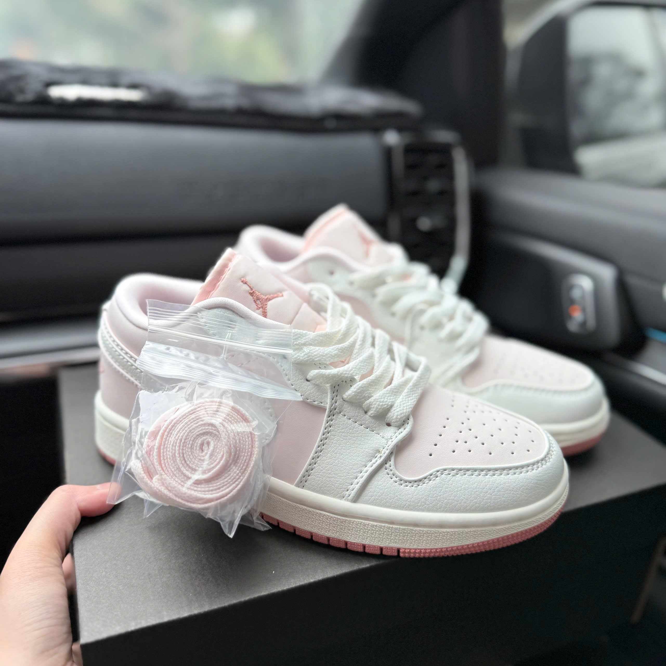 jd1 trắng hồng nhạt thấp SC