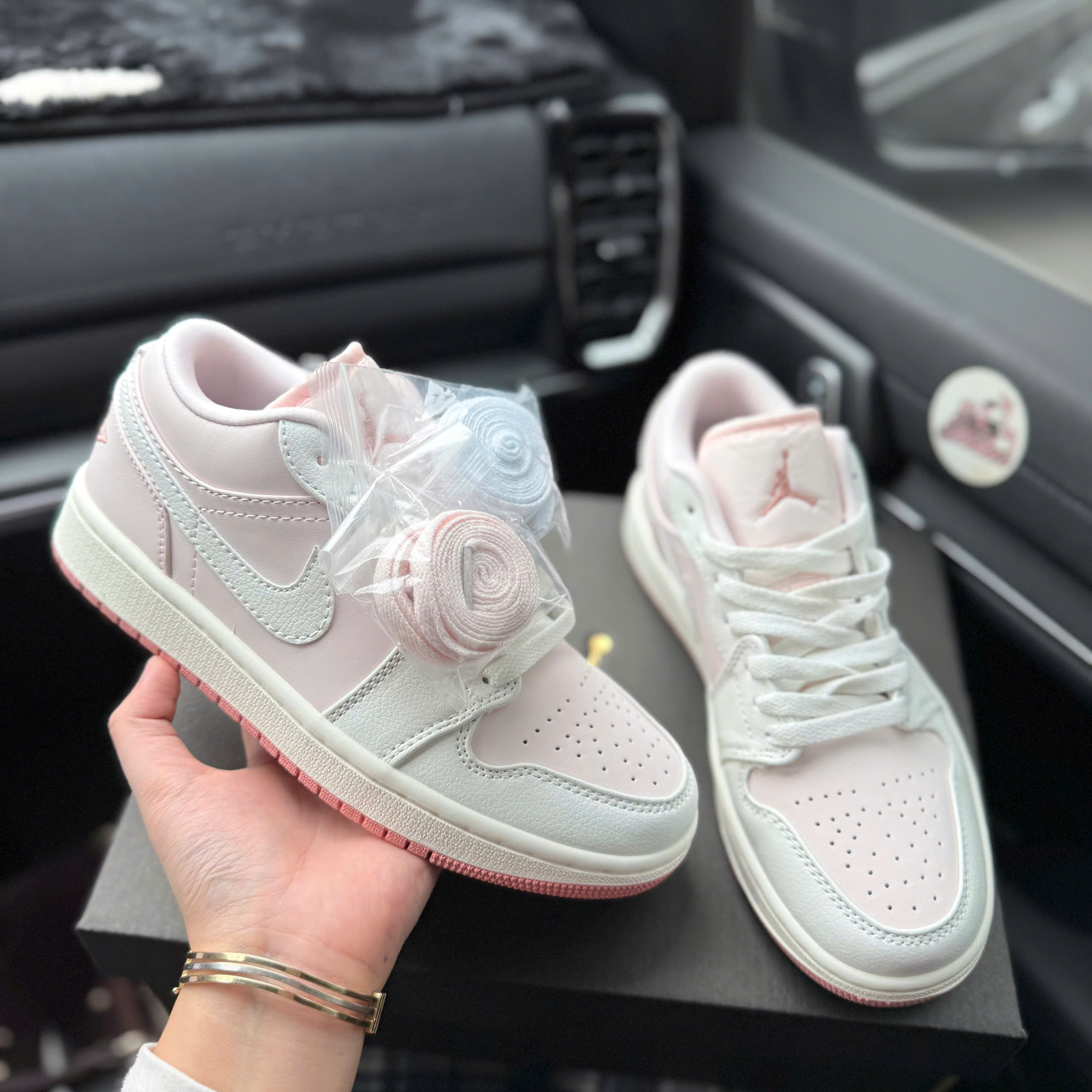 jd1 trắng hồng nhạt thấp SC