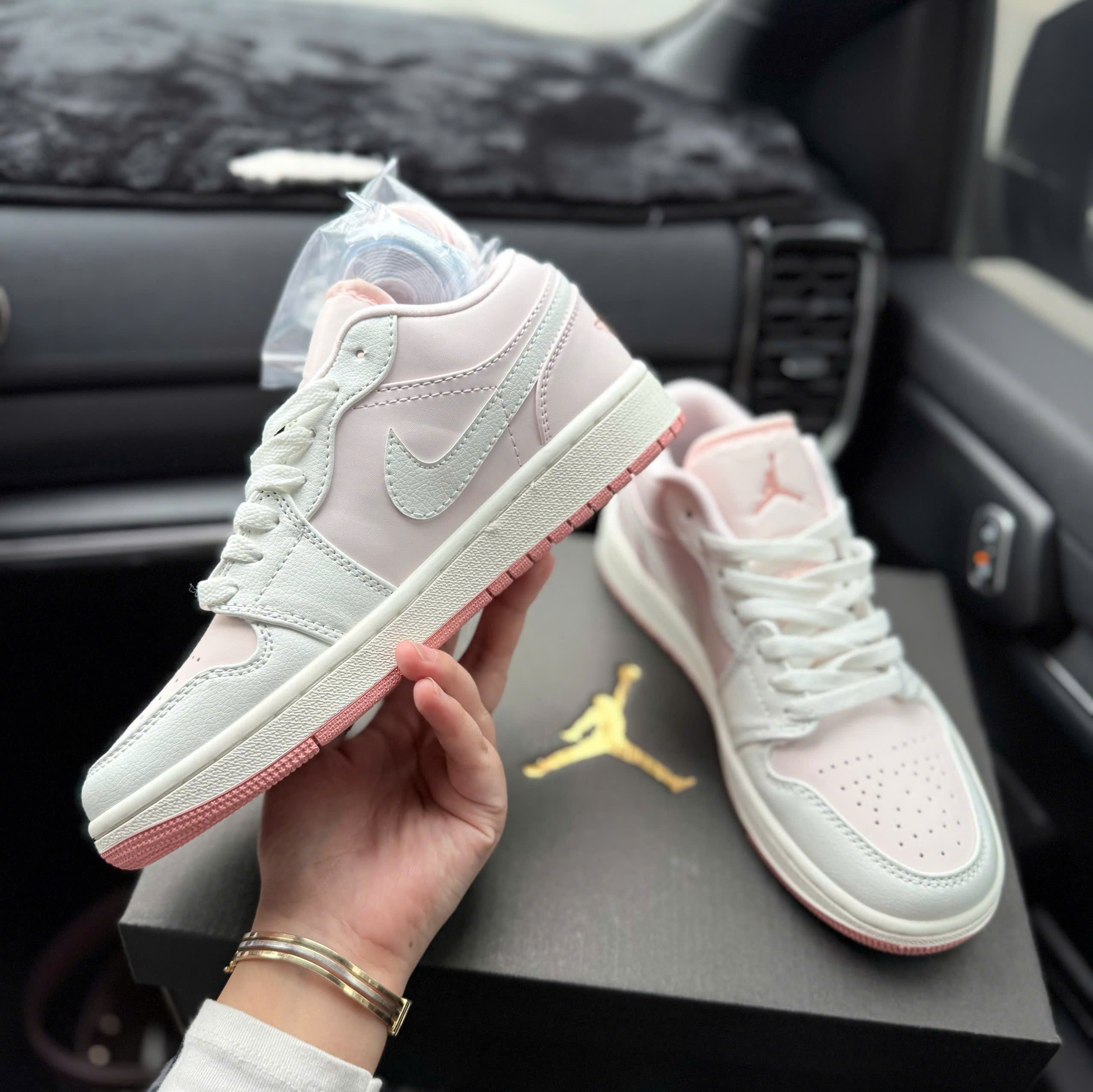 jd1 trắng hồng nhạt thấp SC