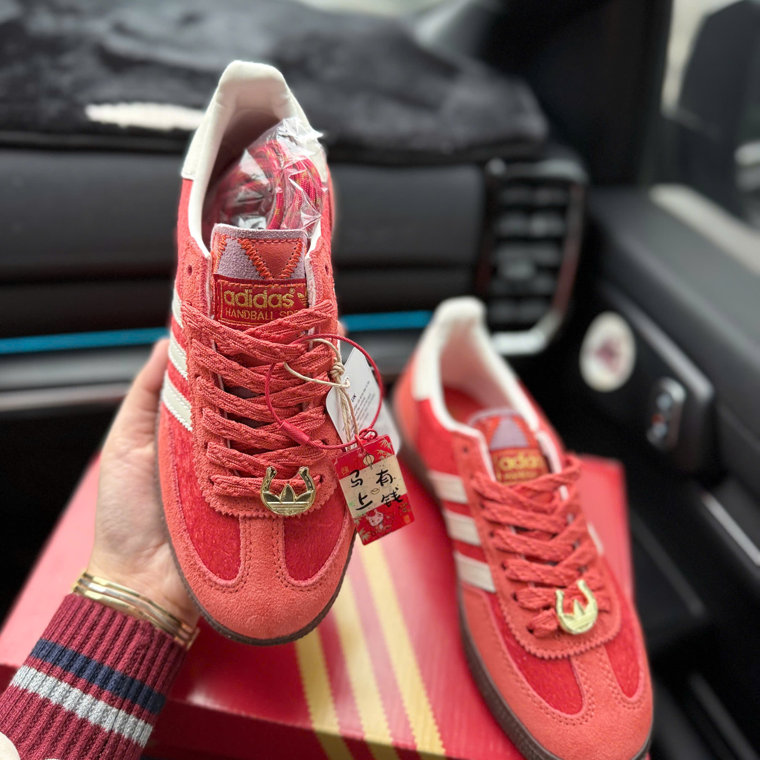 spezial ngựa đỏ