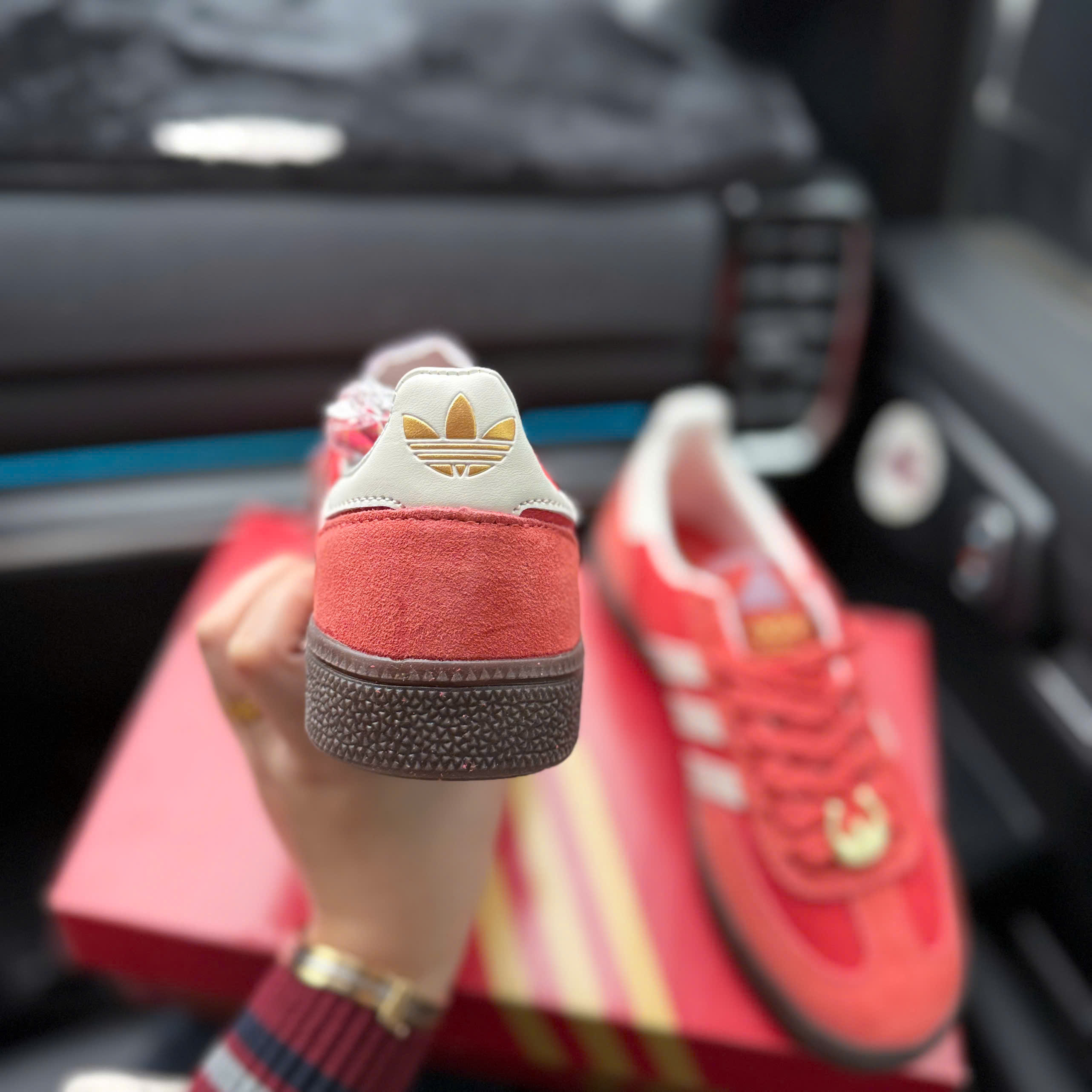 spezial ngựa đỏ