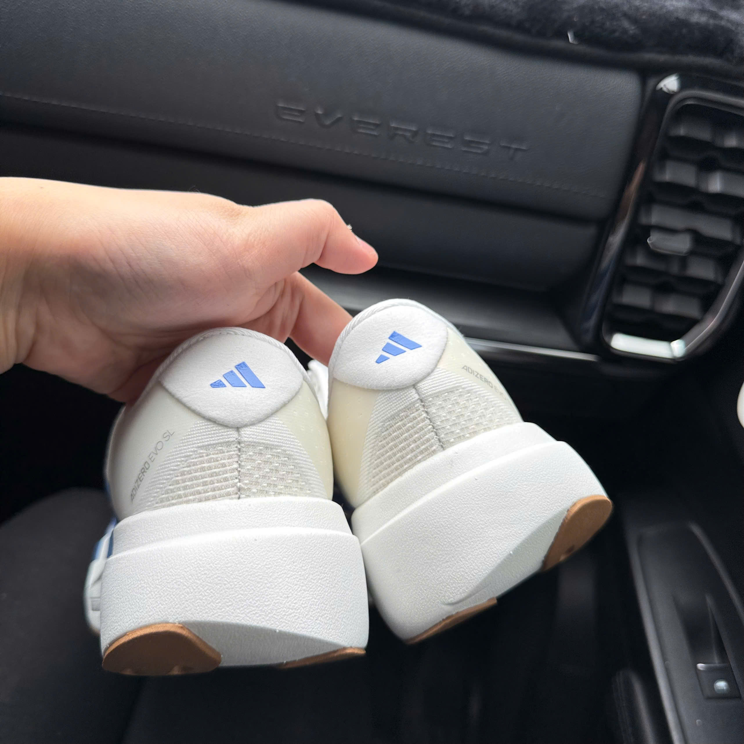 adizero evo trắng xanh