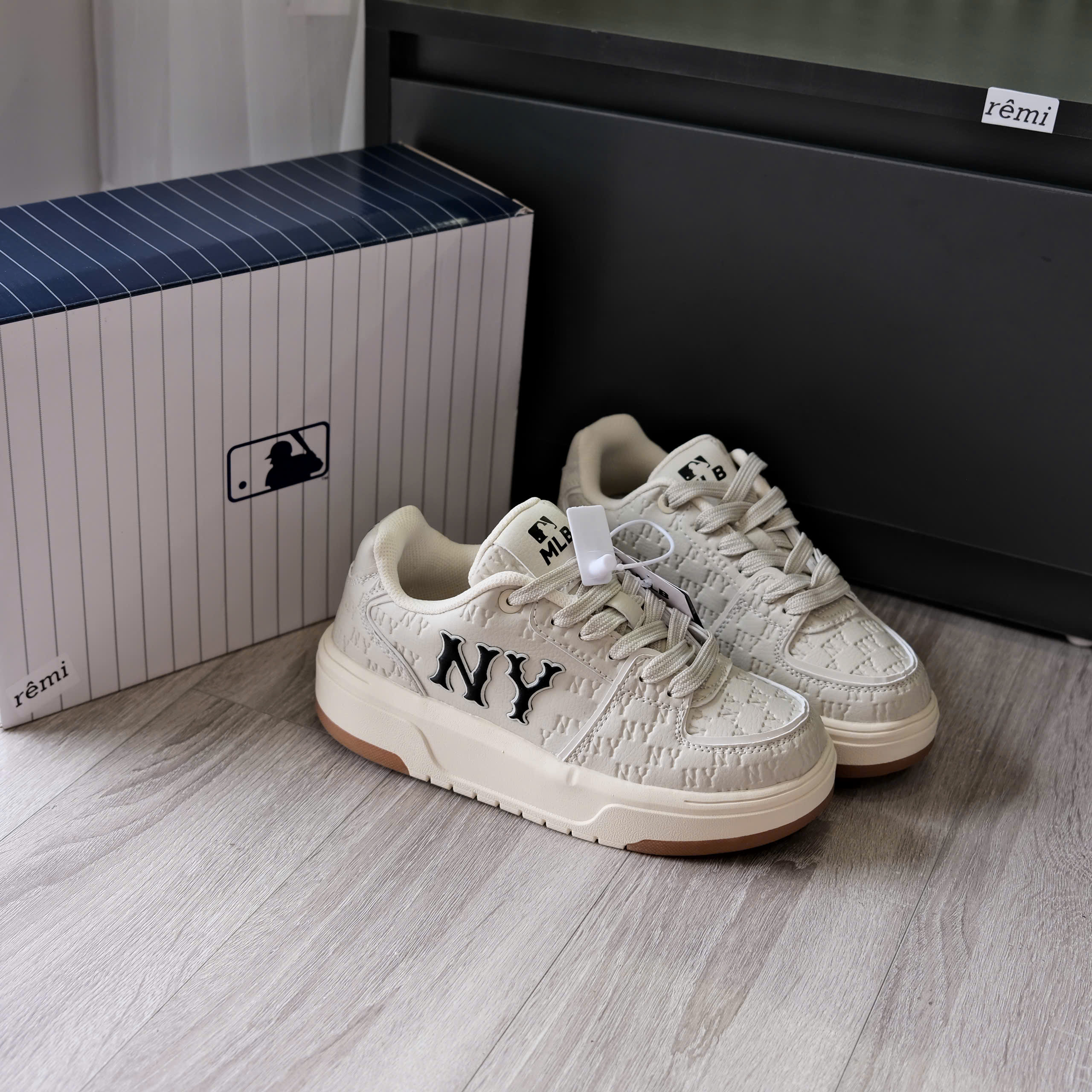 mlb 2025 NY trắng nâu