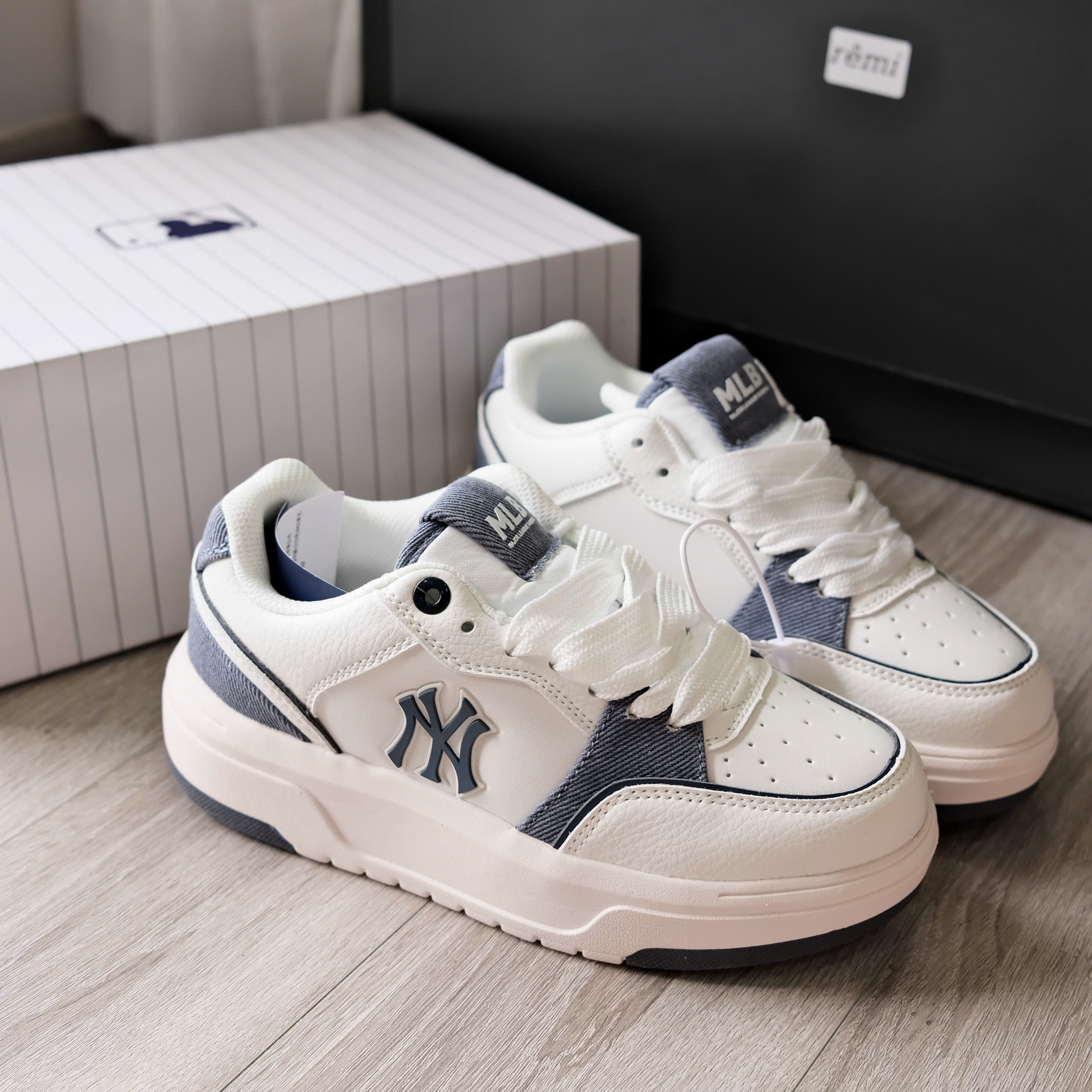 mlb 2025 trắng xanh