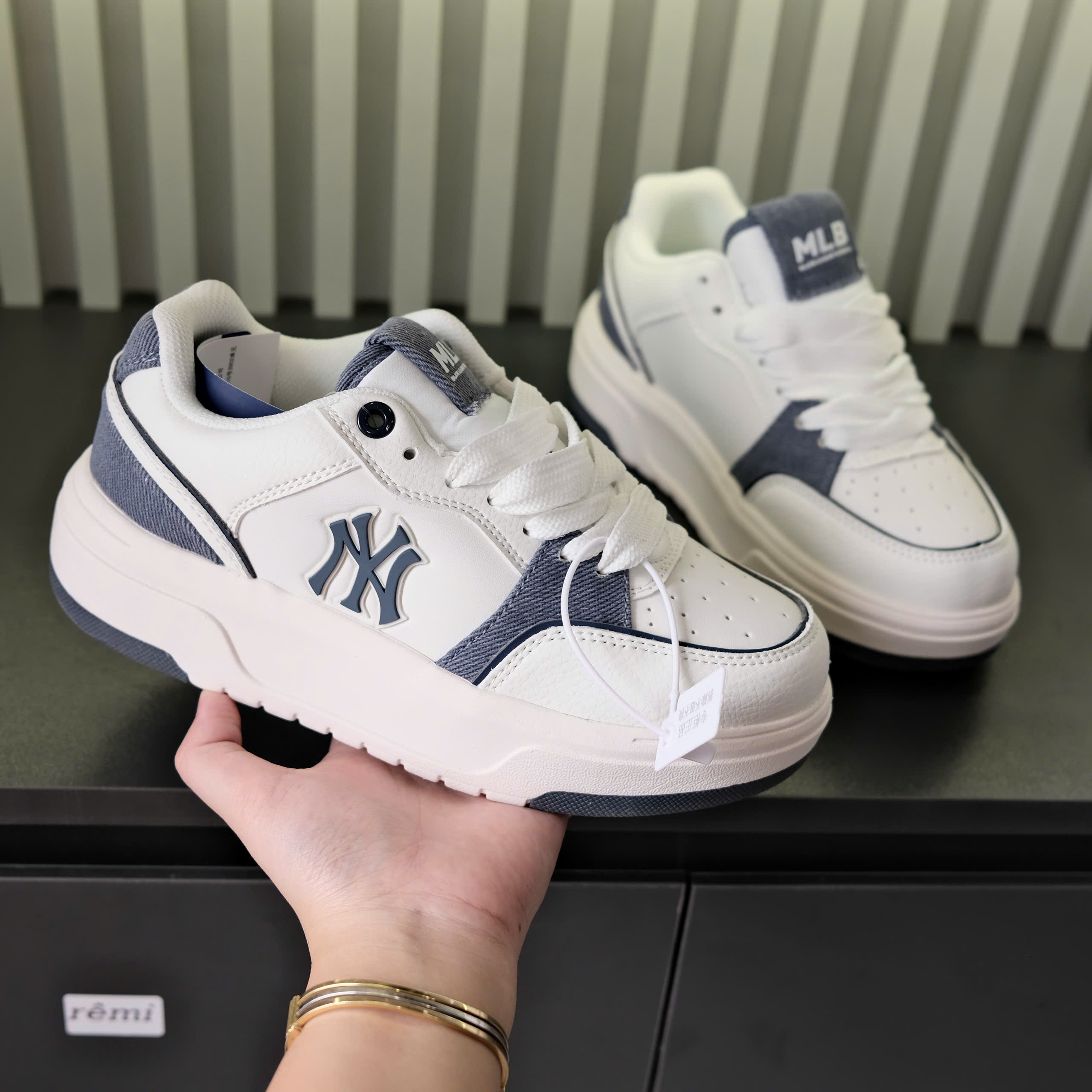 mlb 2025 trắng xanh