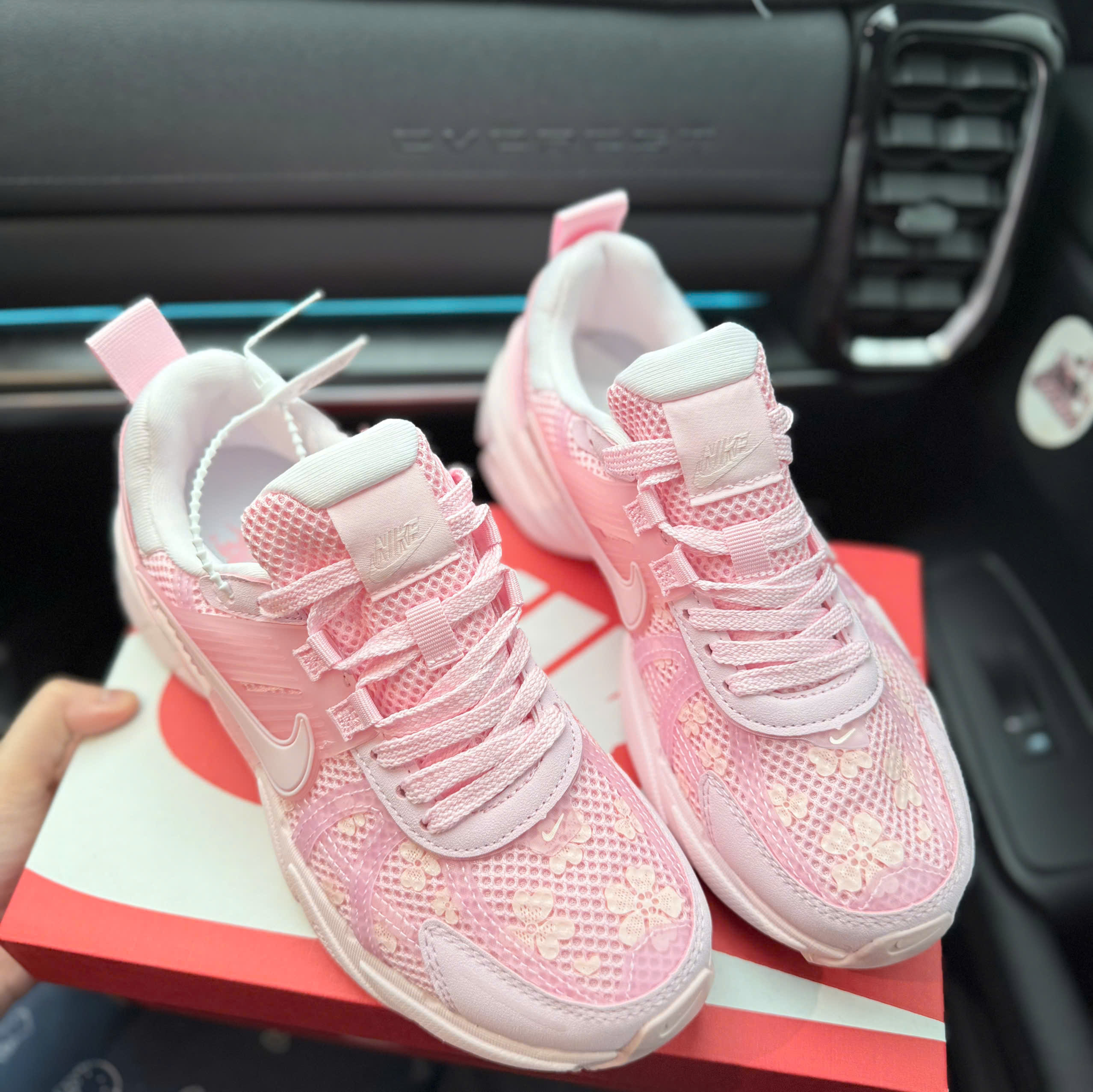 nike v2k hồng baby