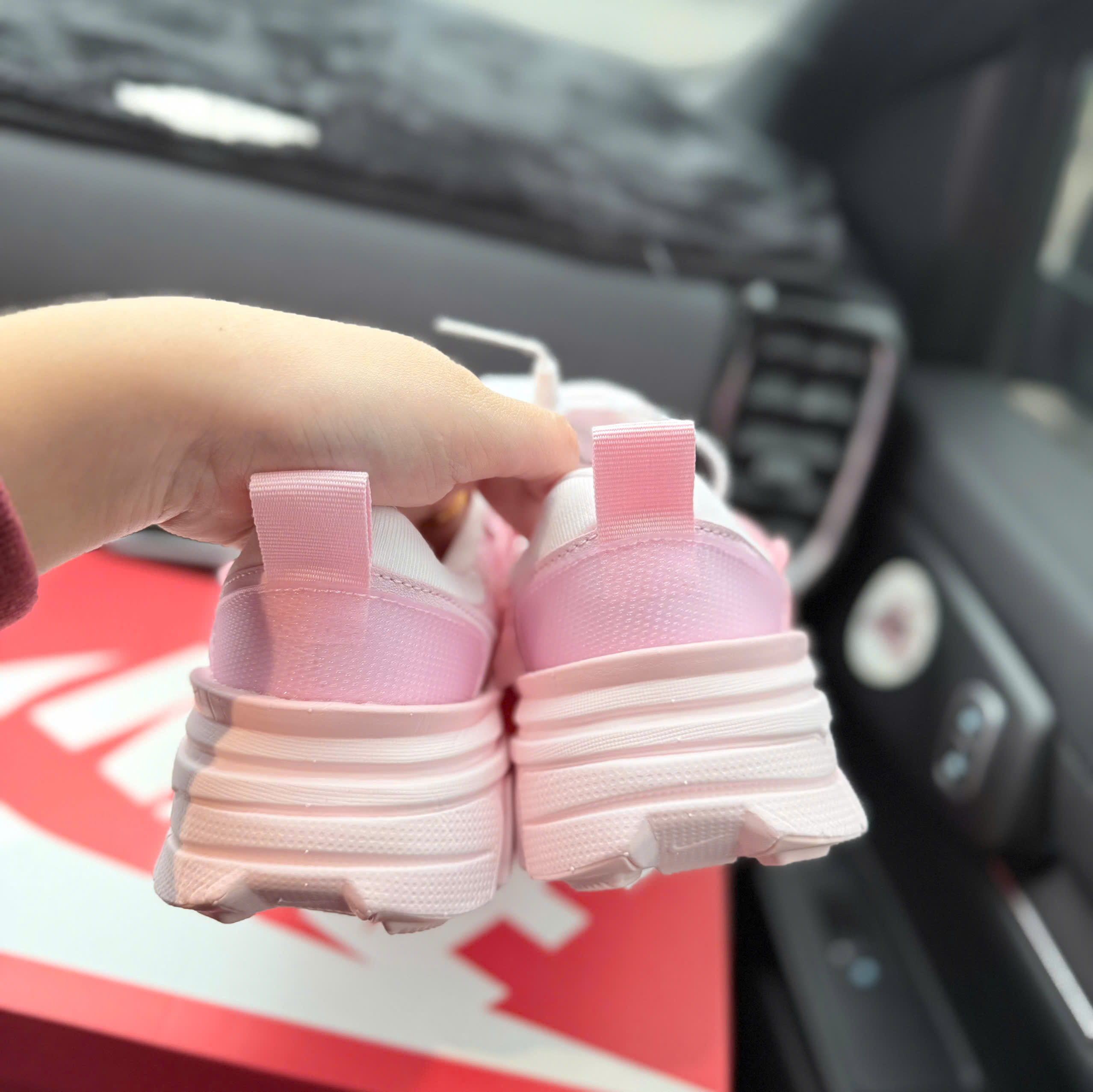 nike v2k hồng baby